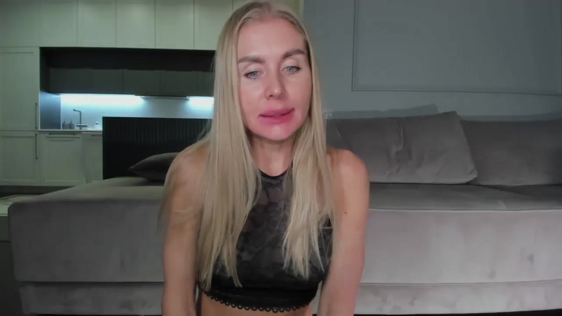 Gallery image thumbnail from Smart_Cat's myfreecams stream on, 03/31/2024, 24:37 image 3 of 20