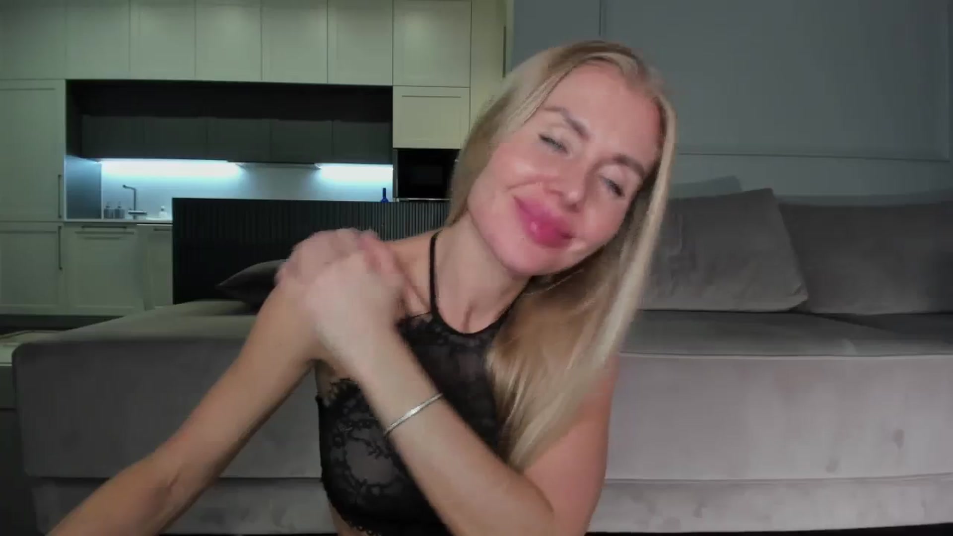 Gallery image thumbnail from Smart_Cat's myfreecams stream on, 03/31/2024, 24:37 image 5 of 20