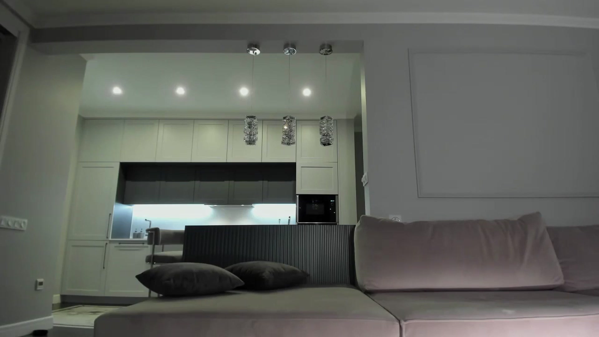 Gallery image thumbnail from Smart_Cat's myfreecams stream on, 04/22/2024, 02:07 image 8 of 20