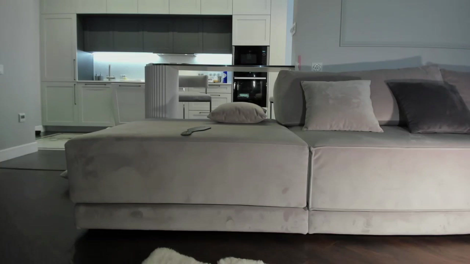 Gallery image thumbnail from Smart_Cat's myfreecams stream on, 05/22/2024, 03:56 image 10 of 20