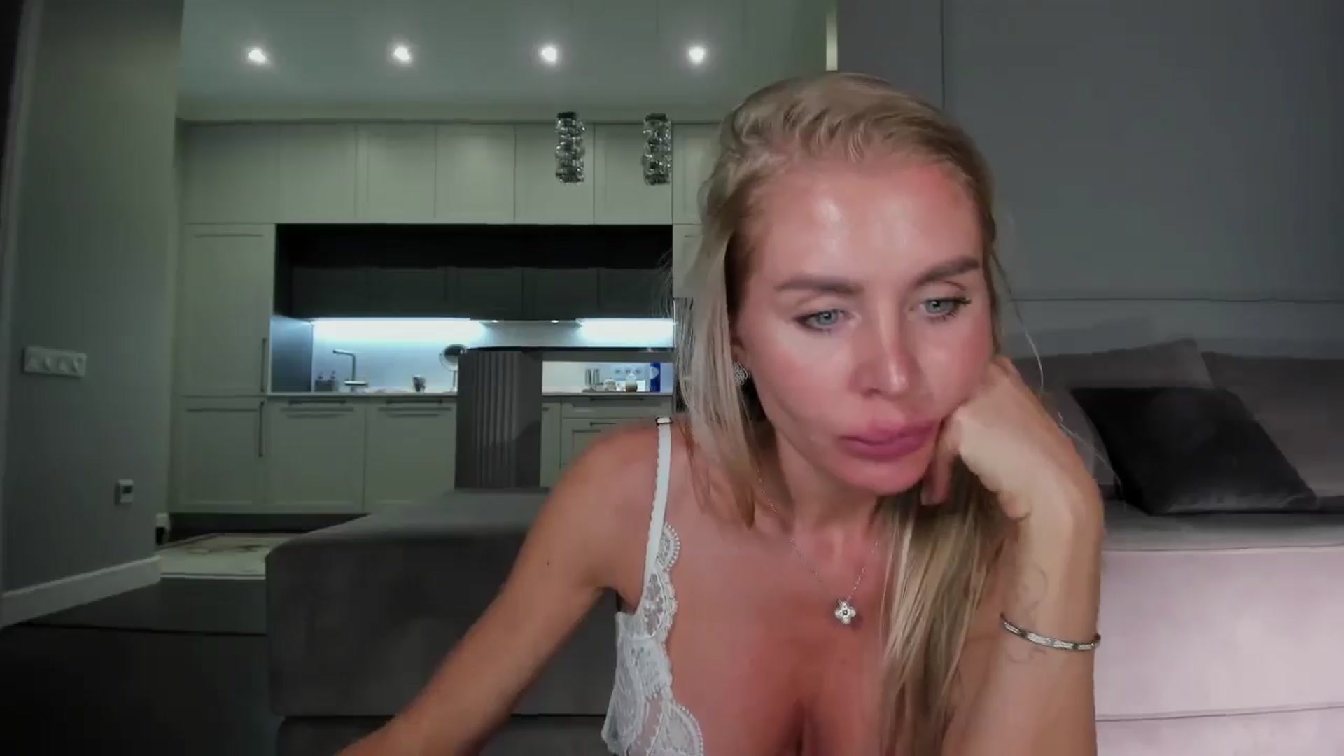Gallery image thumbnail from Smart_Cat's myfreecams stream on, 05/23/2024, 24:02 image 11 of 20