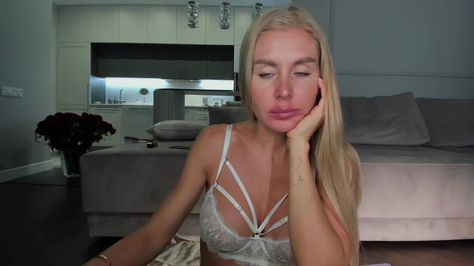 Gallery image thumbnail from Smart_Cat's myfreecams stream on, 06/03/2024, 02:57 image 12 of 20