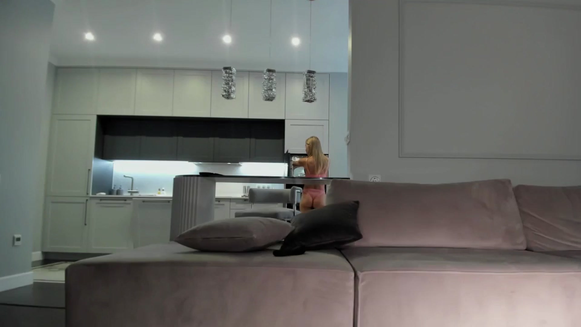 Gallery image thumbnail from Smart_Cat's myfreecams stream on, 06/26/2024, 03:55 image 14 of 20