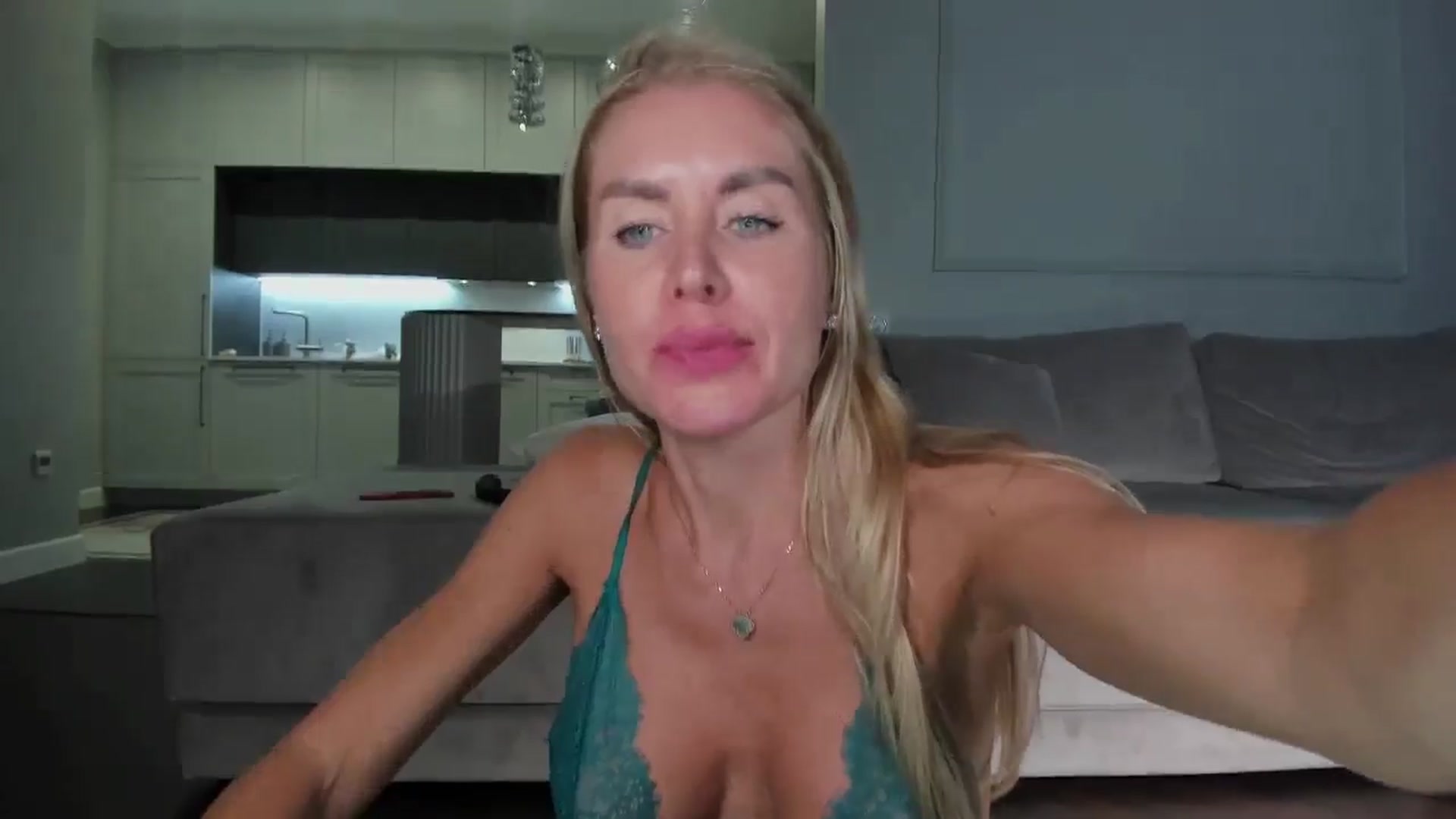 Gallery image thumbnail from Smart_Cat's myfreecams stream on, 07/19/2024, 24:51 image 19 of 20