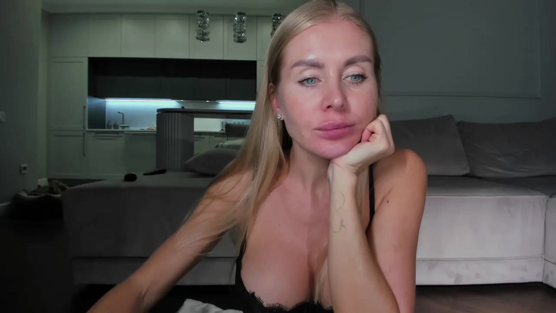 Gallery image thumbnail from Smart_Cat's myfreecams stream on, 09/03/2024, 02:13 image 13 of 20