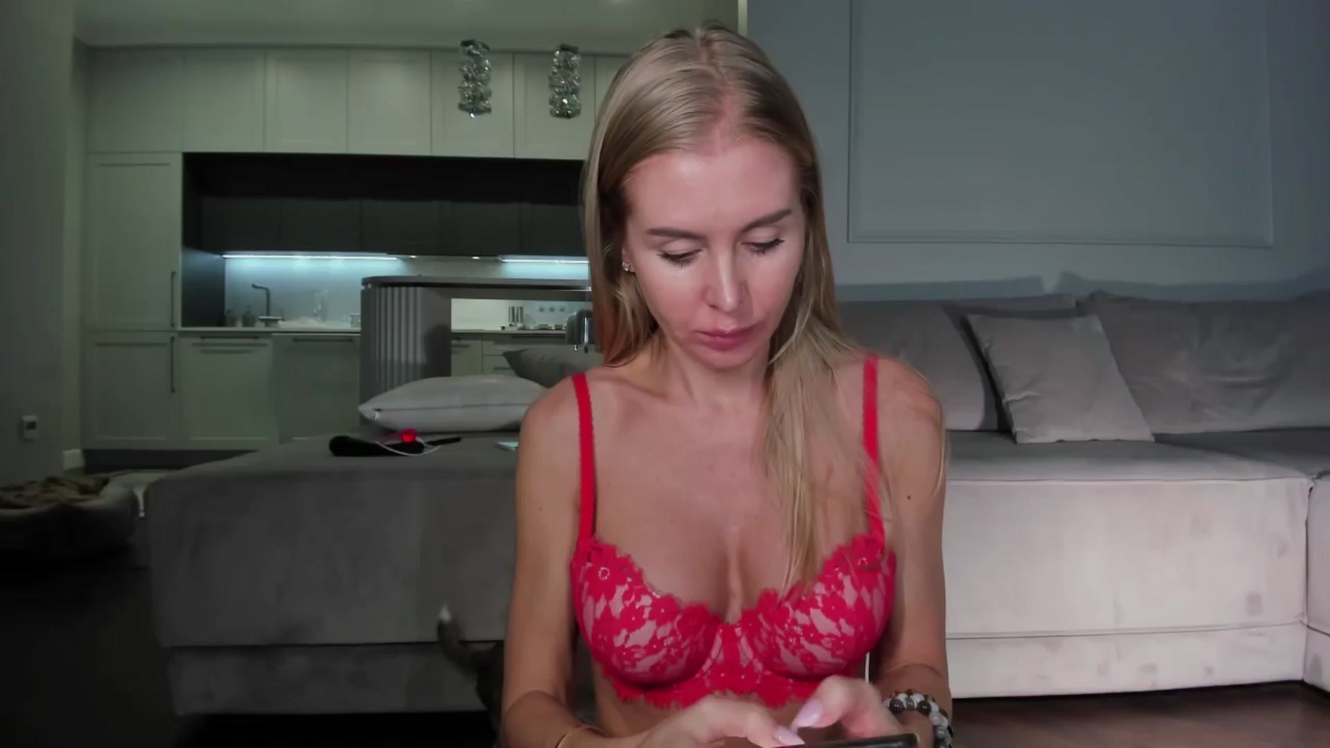 Gallery image thumbnail from Smart_Cat's myfreecams stream on, 09/26/2024, 02:54 image 6 of 20