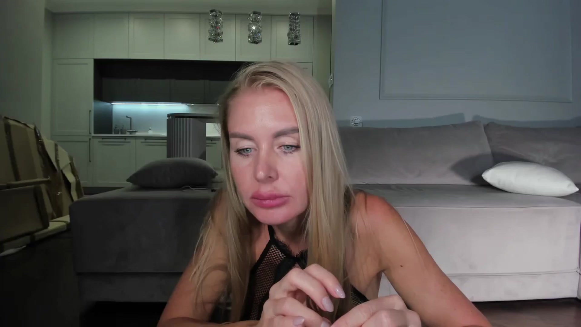 Gallery image thumbnail from Smart_Cat's myfreecams stream on, 10/19/2024, 01:10 image 3 of 20