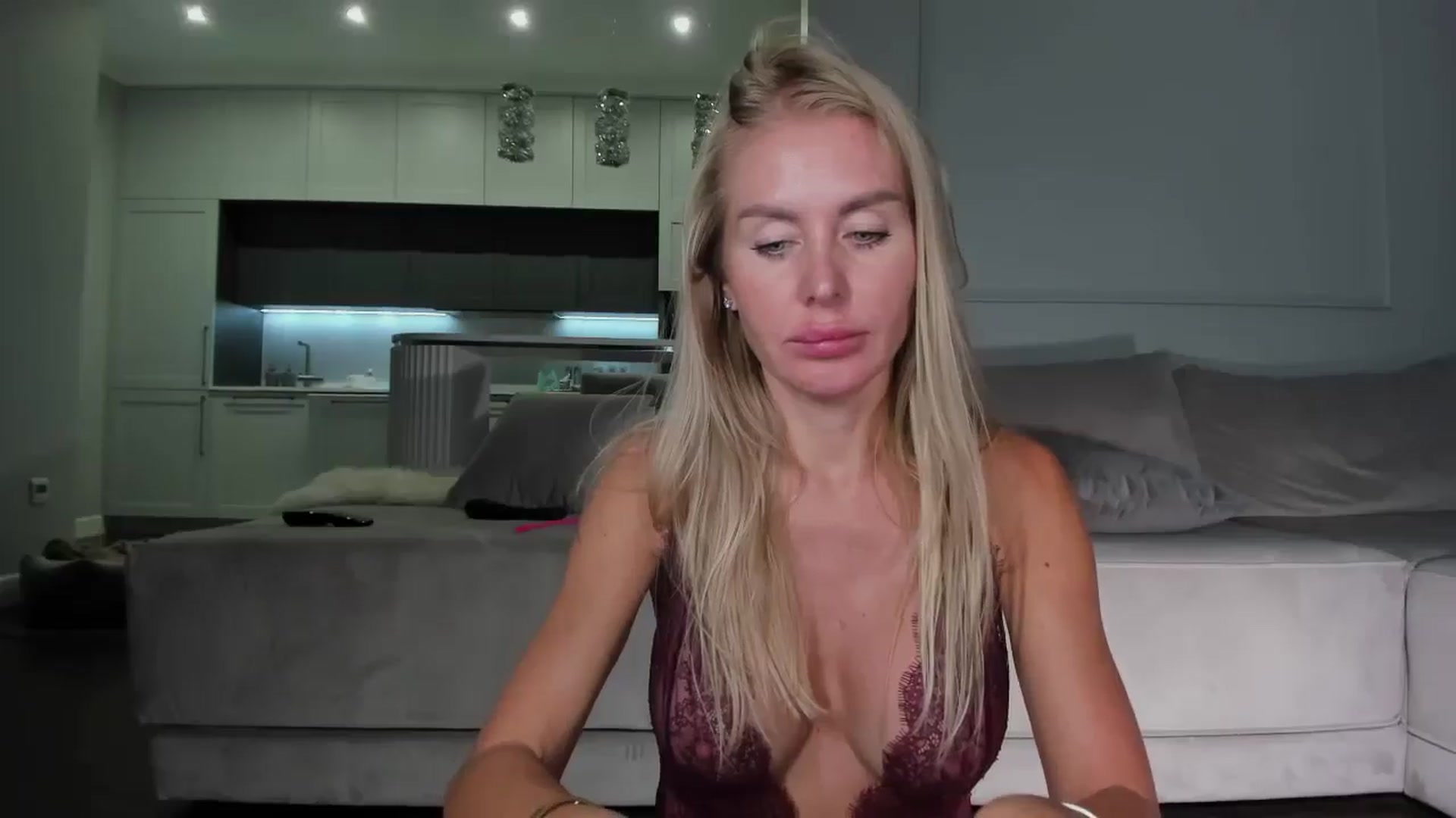 Gallery image thumbnail from Smart_Cat's myfreecams stream on, 10/22/2024, 03:29 image 13 of 20