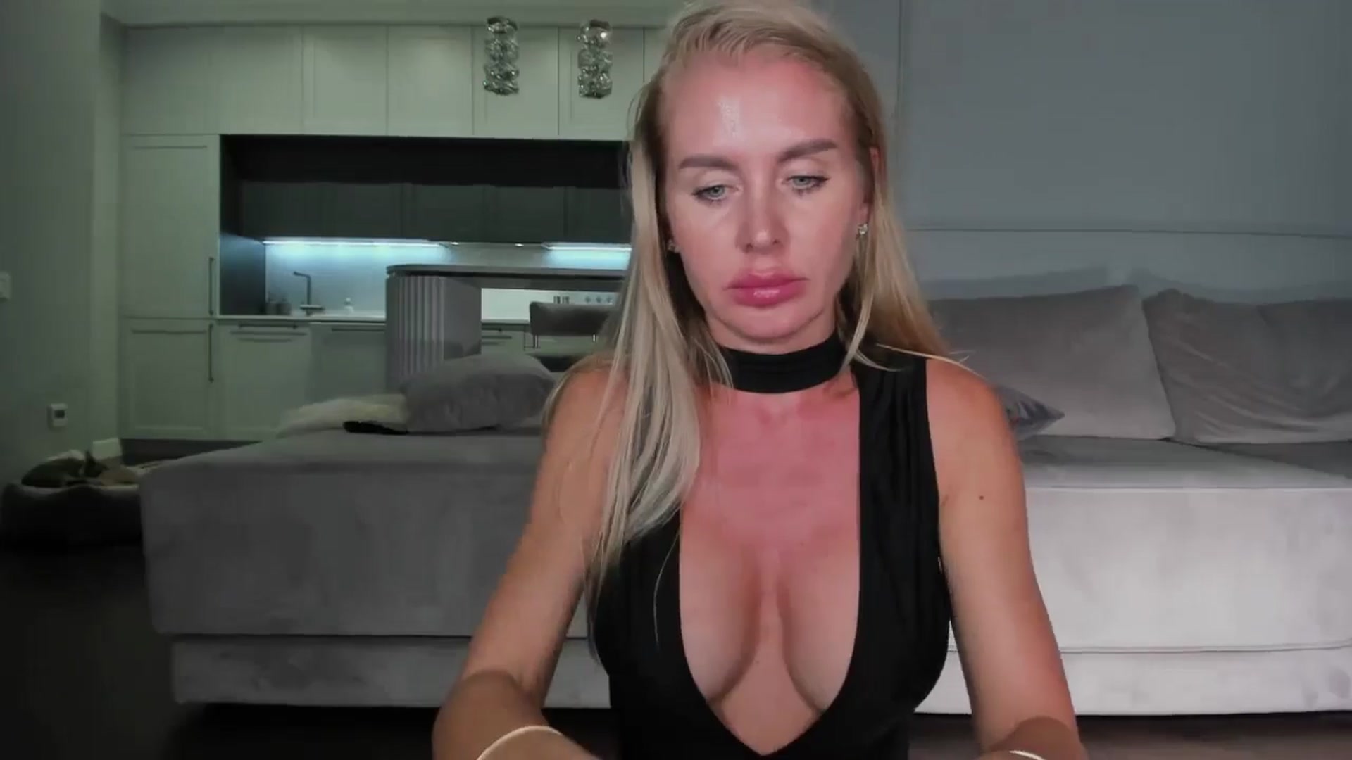 Gallery image thumbnail from Smart_Cat's myfreecams stream on, 10/26/2024, 02:41 image 3 of 20