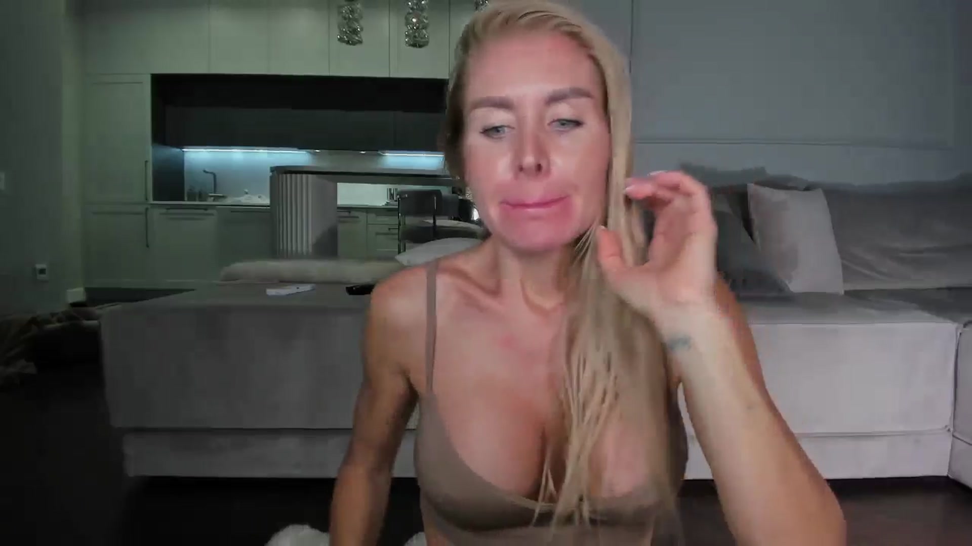 Gallery image thumbnail from Smart_Cat's myfreecams stream on, 11/05/2024, 02:39 image 15 of 20