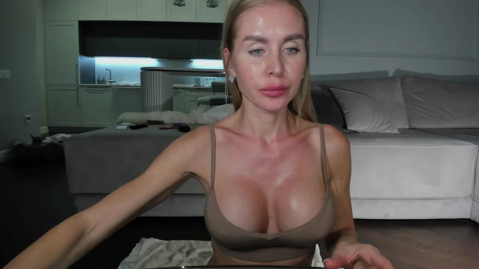 Gallery image thumbnail from Smart_Cat's myfreecams stream on, 11/08/2024, 02:33 image 1 of 20