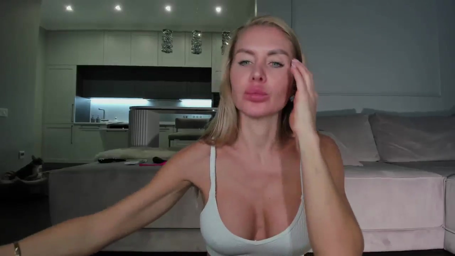 Gallery image thumbnail from Smart_Cat's myfreecams stream on, 11/11/2024, 02:41 image 7 of 20