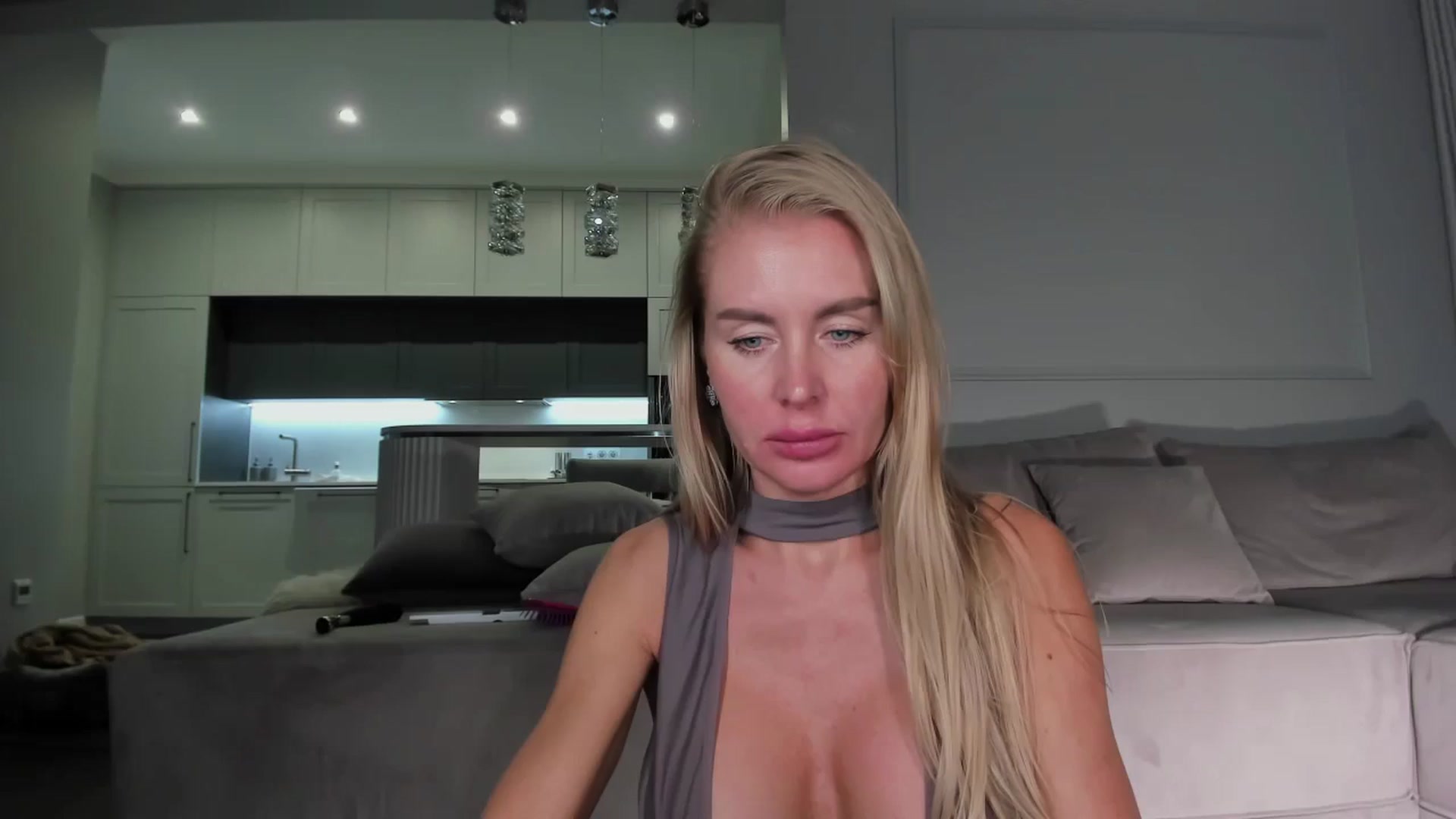 Gallery image thumbnail from Smart_Cat's myfreecams stream on, 11/18/2024, 03:25 image 1 of 20