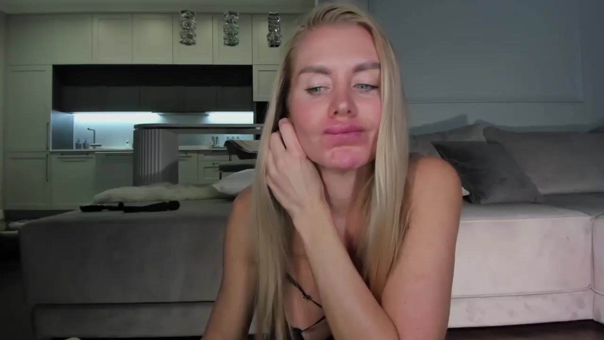 Gallery image thumbnail from Smart_Cat's myfreecams stream on, 11/28/2024, 03:24 image 15 of 20