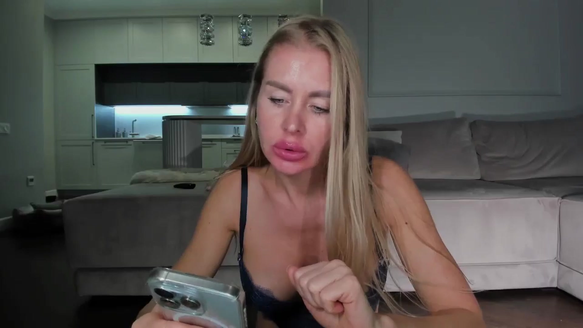 Gallery image thumbnail from Smart_Cat's myfreecams stream on, 12/08/2024, 03:44 image 7 of 20