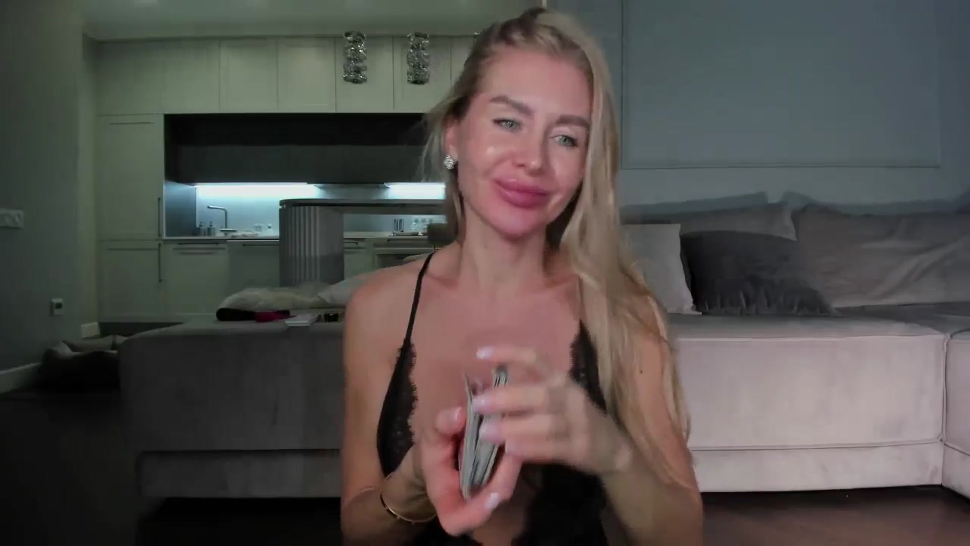 Gallery image thumbnail from Smart_Cat's myfreecams stream on, 12/10/2024, 03:55 image 6 of 20