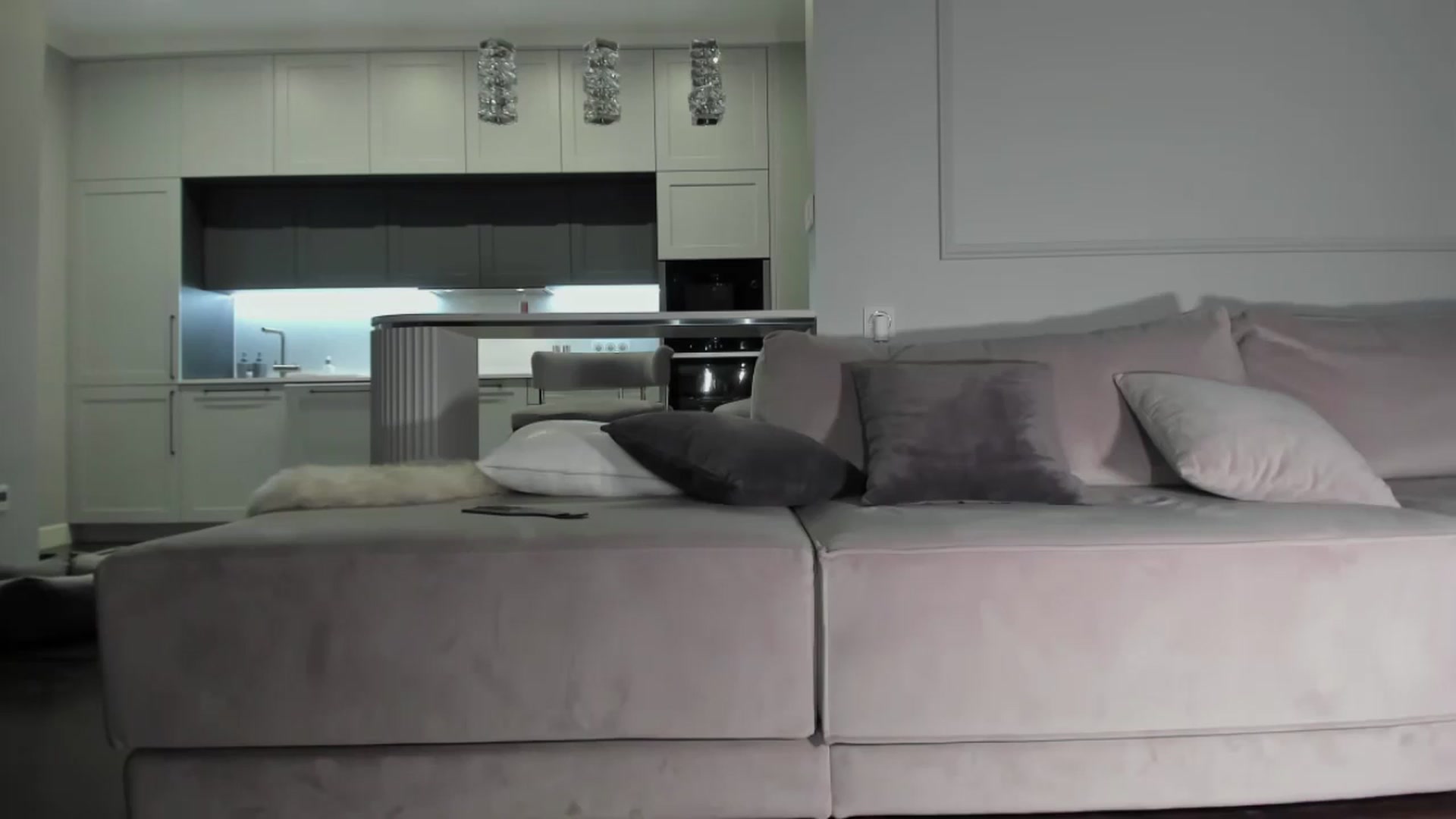 Gallery image thumbnail from Smart_Cat's myfreecams stream on, 01/14/2025, 03:47 image 16 of 20