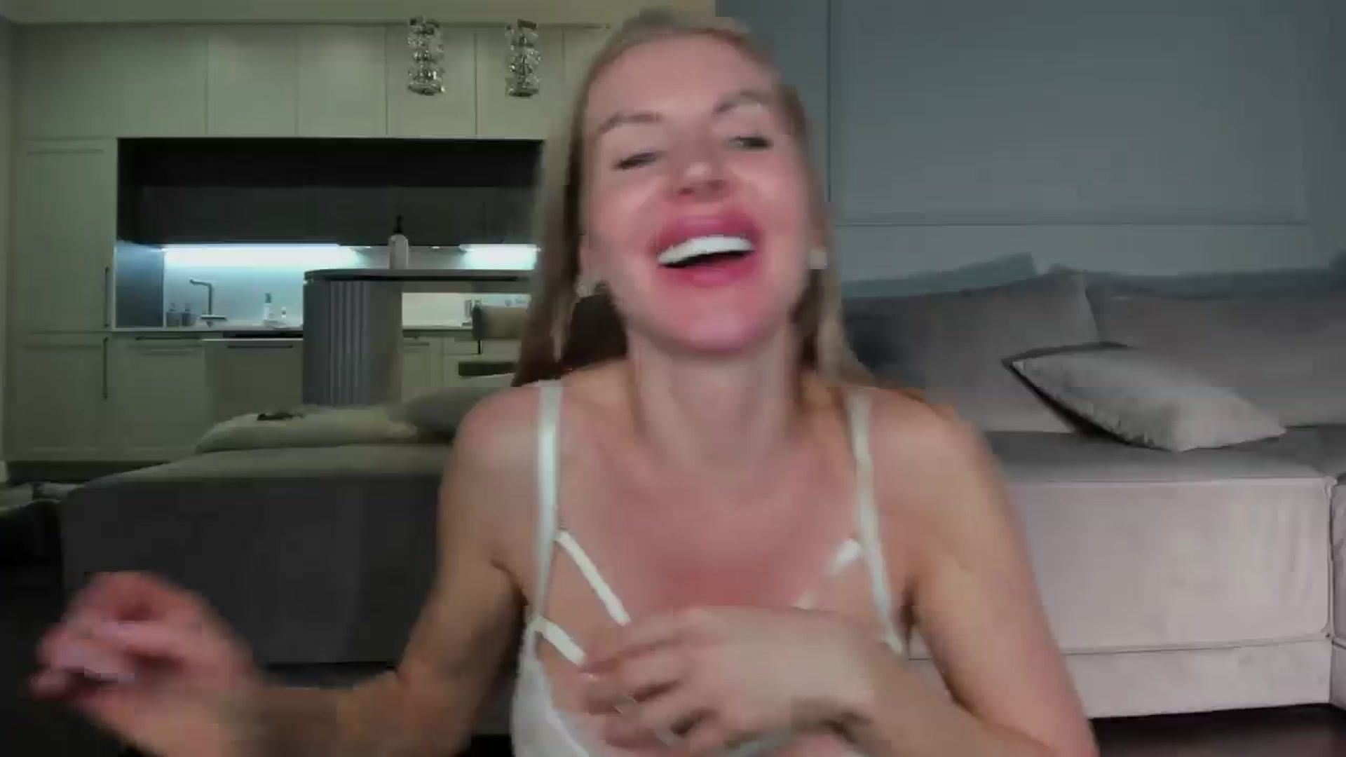 Gallery image thumbnail from Smart_Cat's myfreecams stream on, 01/16/2025, 03:02 image 12 of 20