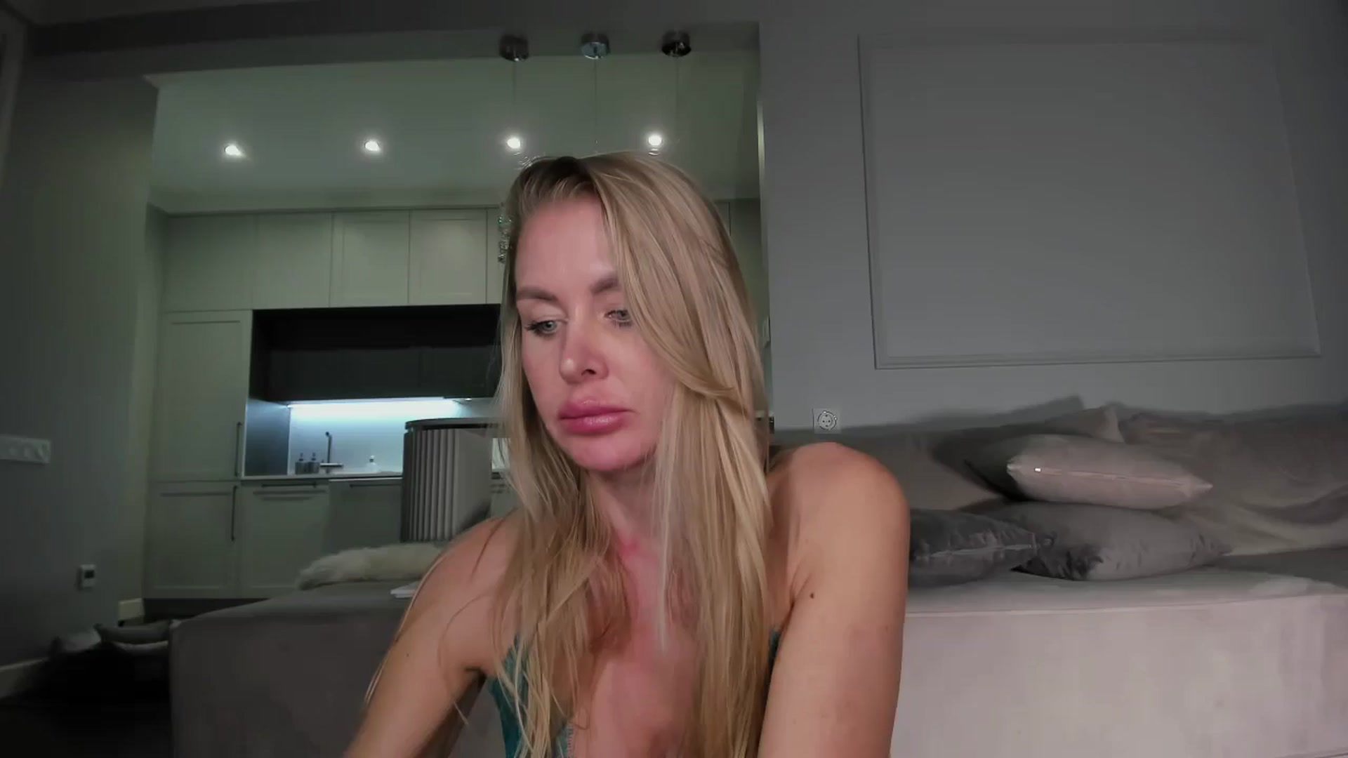 Gallery image thumbnail from Smart_Cat's myfreecams stream on, 01/20/2025, 02:17 image 18 of 20