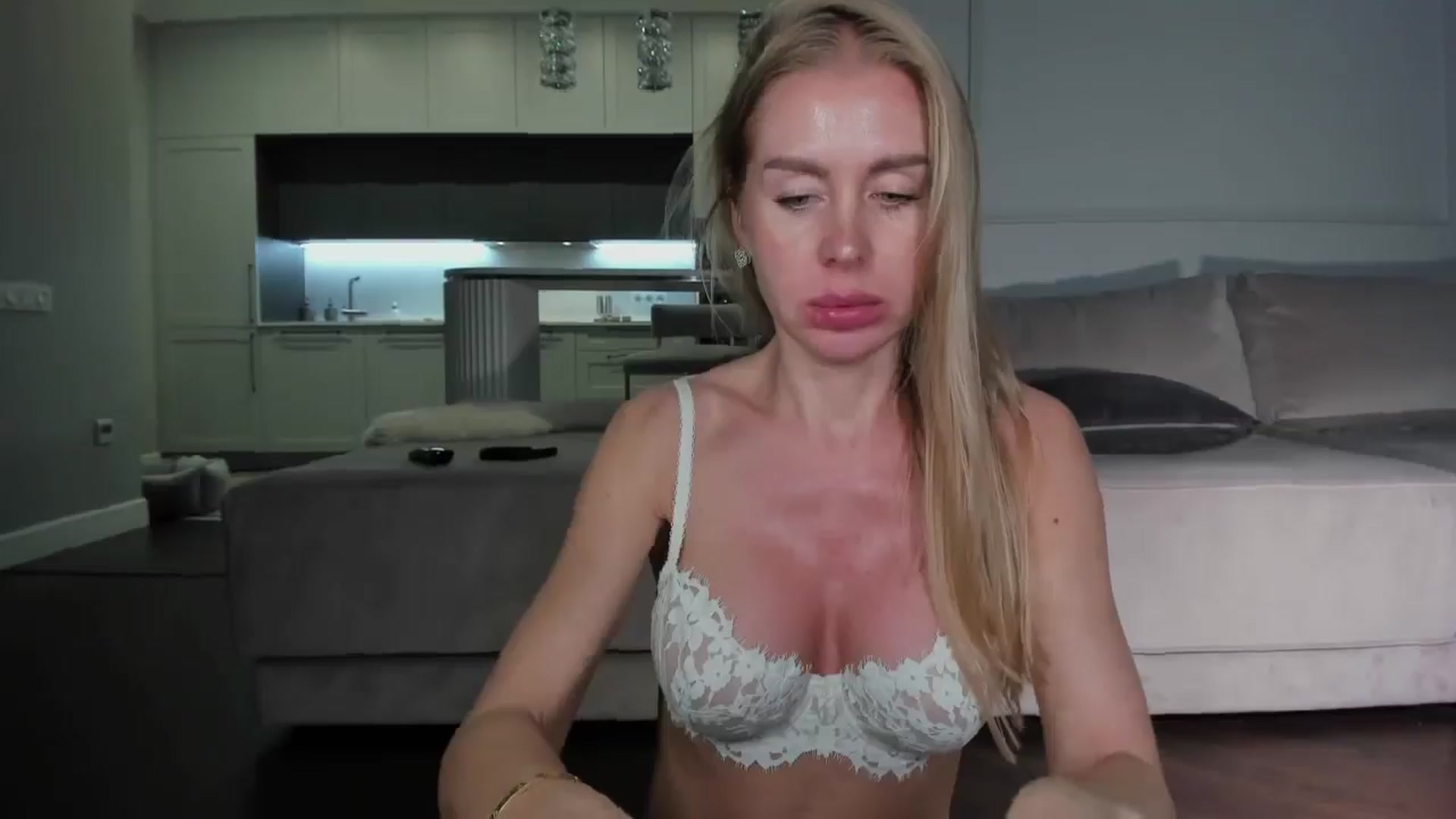 Gallery image thumbnail from Smart_Cat's myfreecams stream on, 01/27/2025, 02:38 image 3 of 20