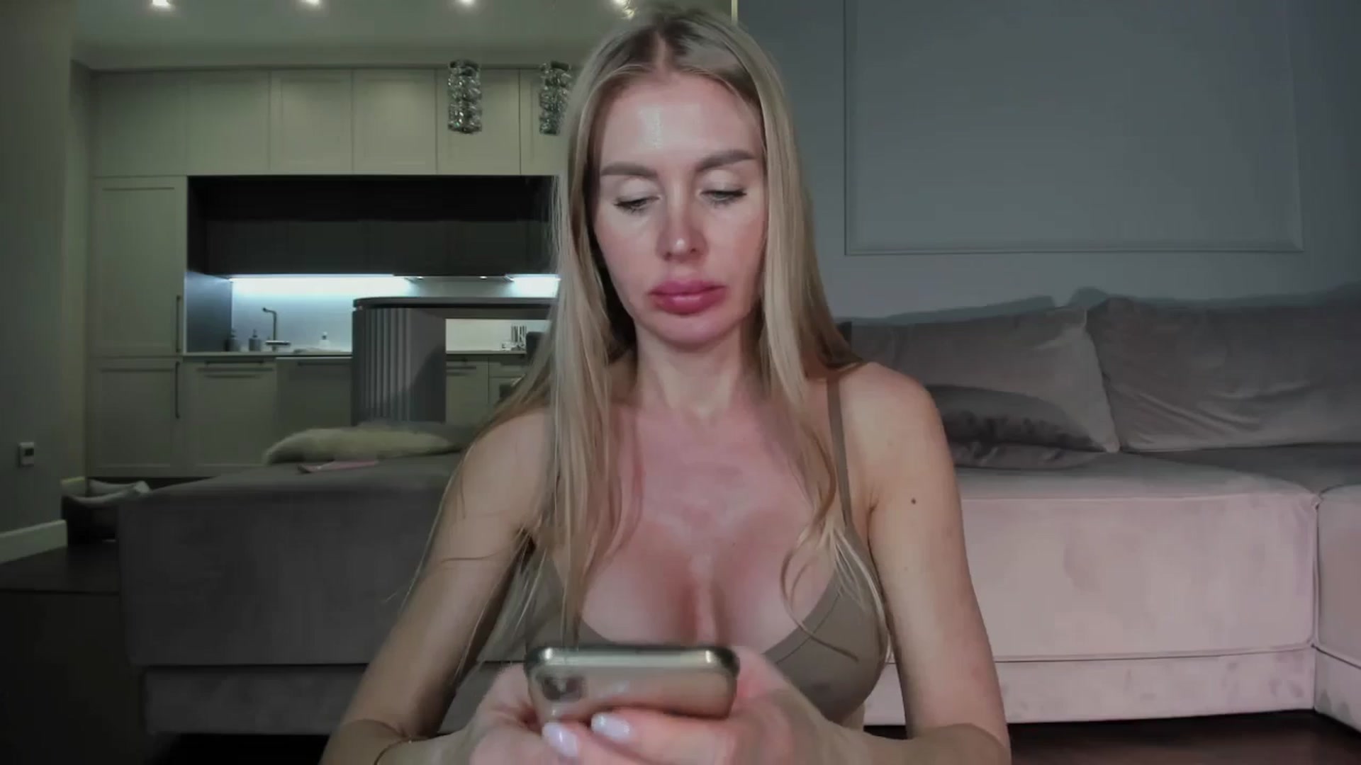 Gallery image thumbnail from Smart_Cat's myfreecams stream on, 01/28/2025, 02:08 image 6 of 20