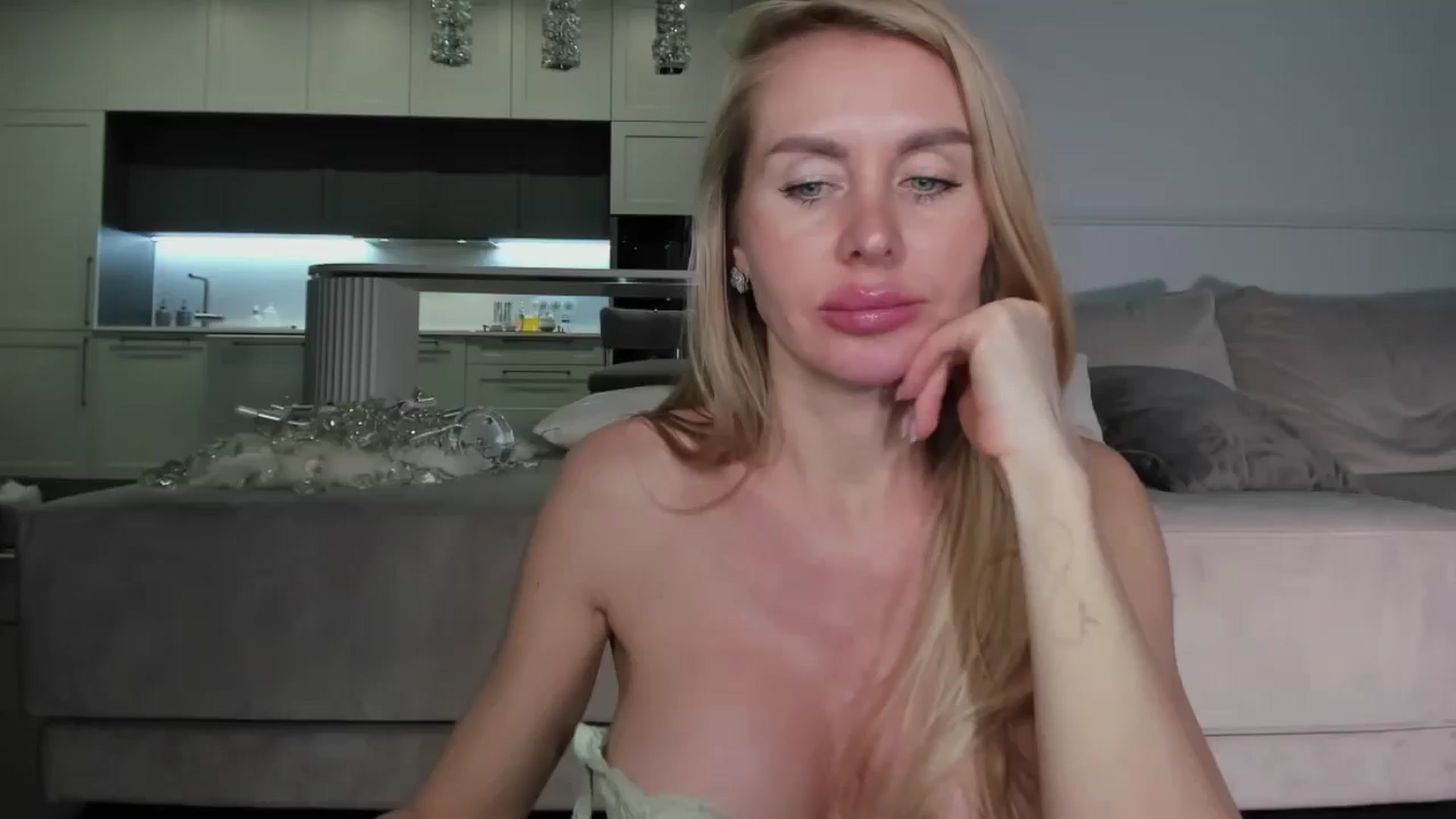Gallery image thumbnail from Smart_Cat's myfreecams stream on, 01/30/2025, 03:02 image 19 of 20