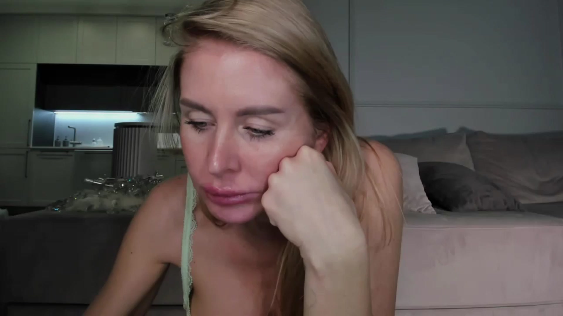 Gallery image thumbnail from Smart_Cat's myfreecams stream on, 01/30/2025, 03:02 image 16 of 20