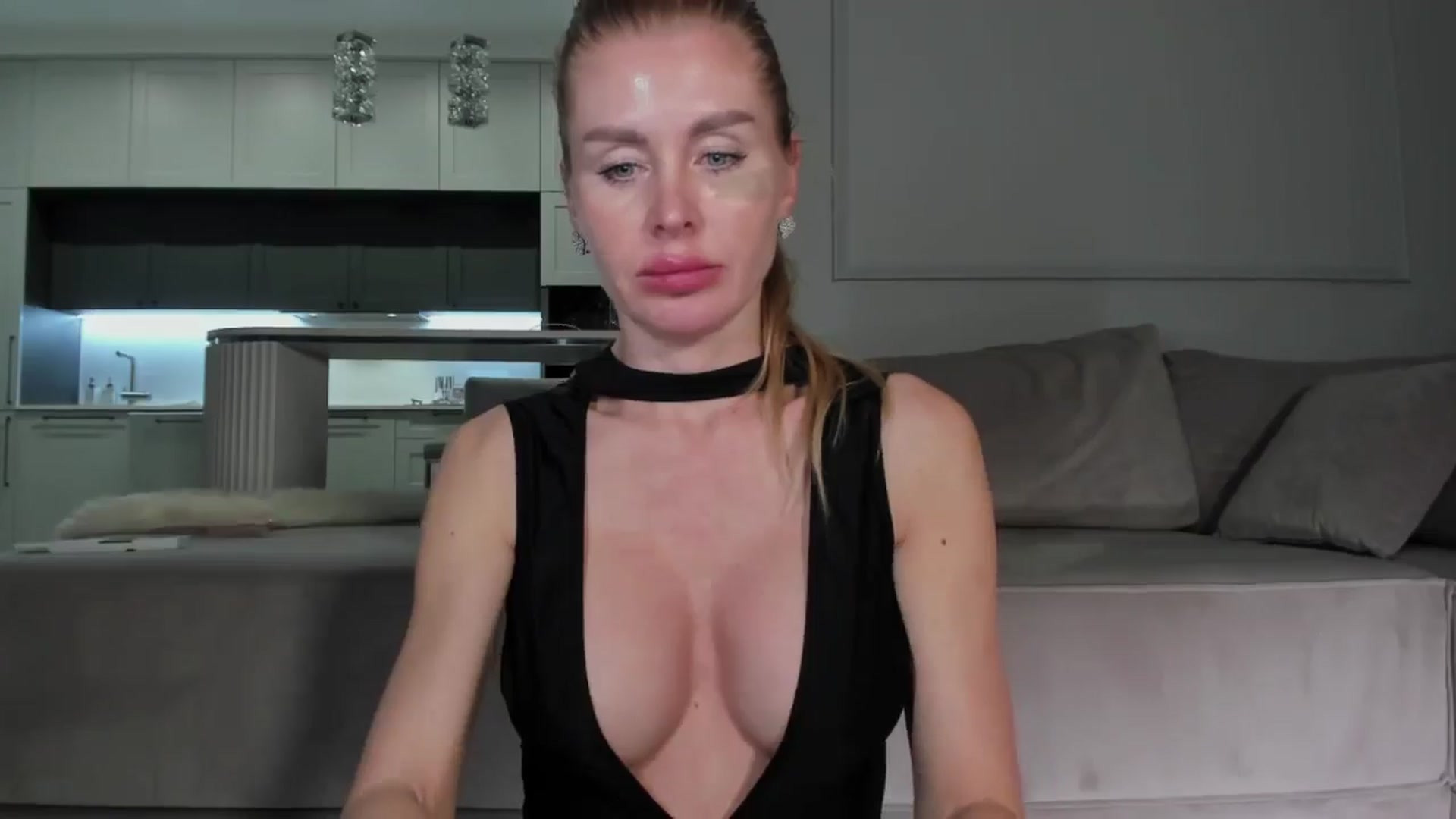 Gallery image thumbnail from Smart_Cat's myfreecams stream on, 03/12/2025, 24:43 image 13 of 20