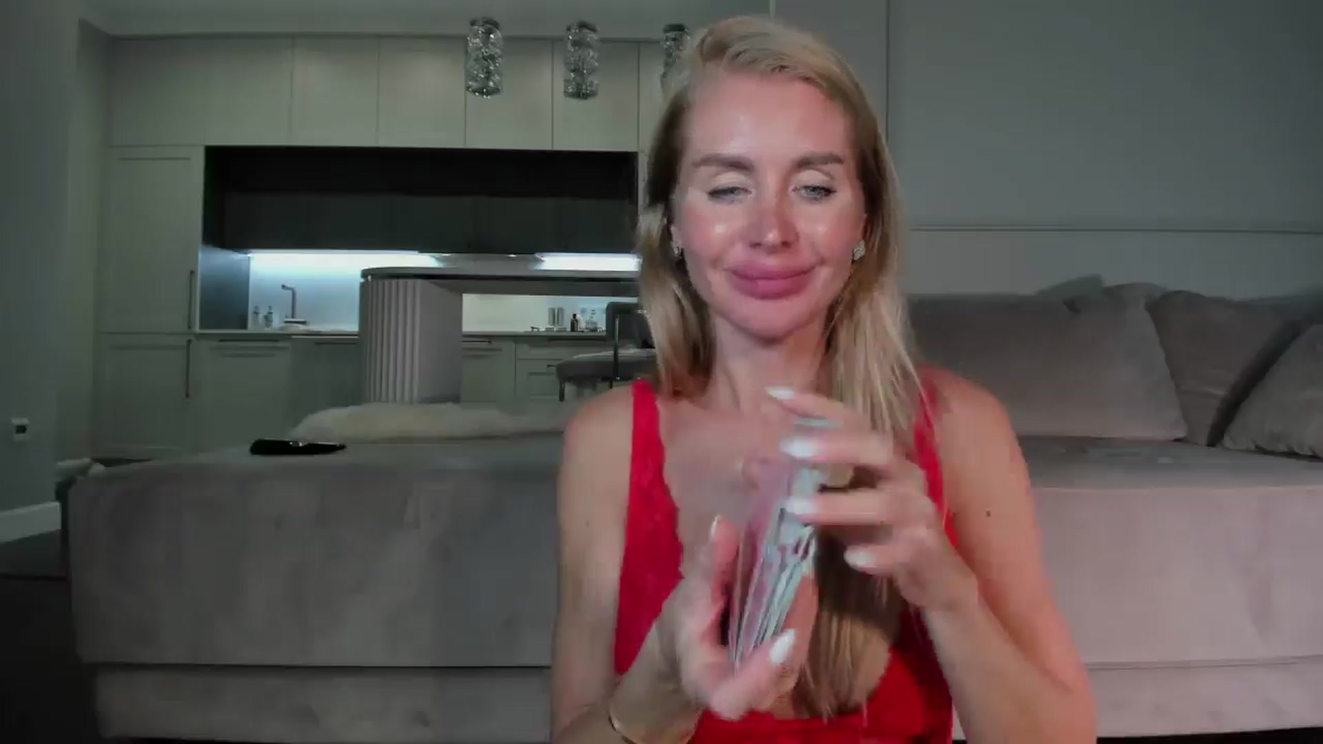 Gallery image thumbnail from Smart_Cat's myfreecams stream on, 04/30/2025, 02:36 image 15 of 20