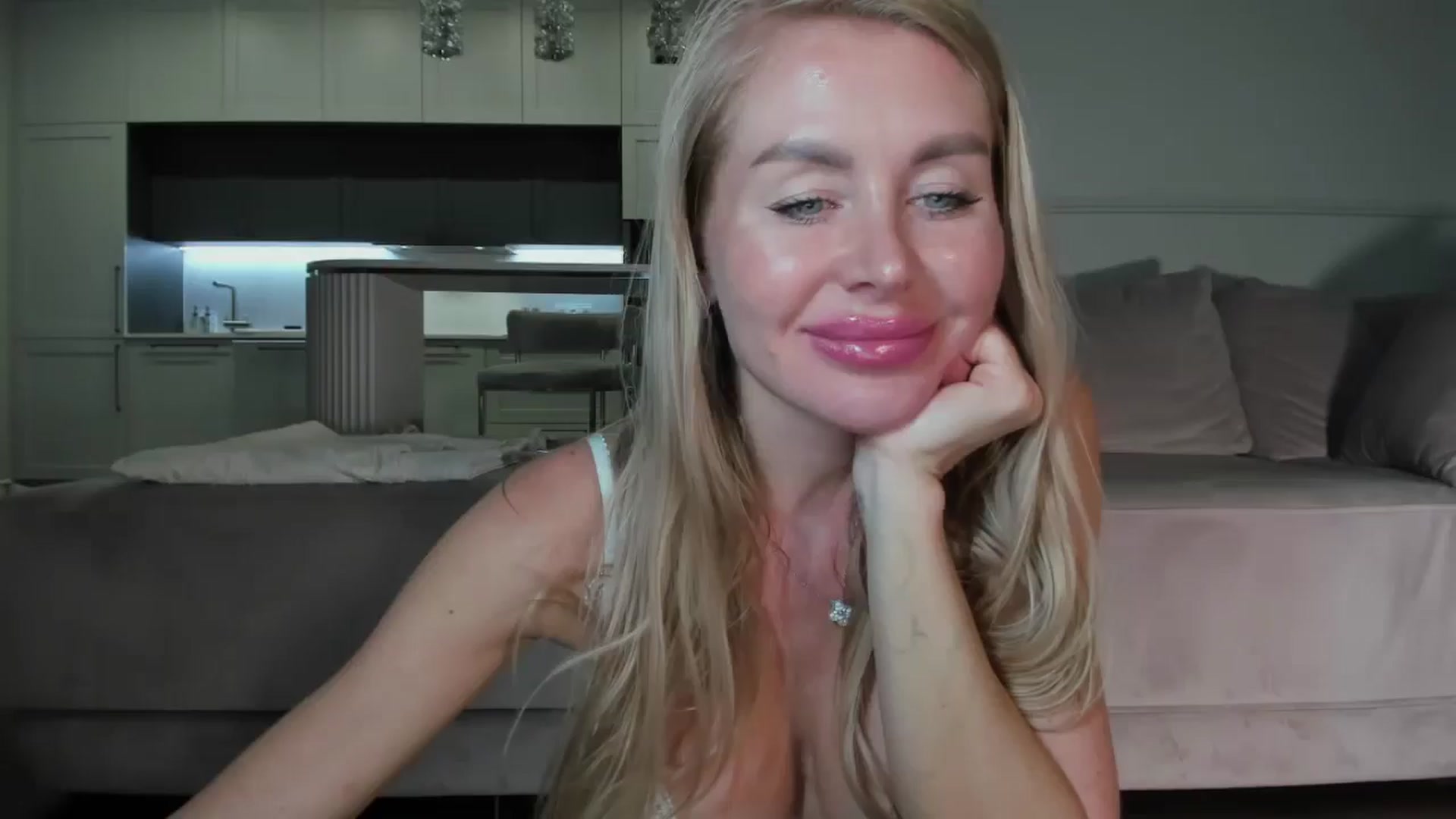 Gallery image thumbnail from Smart_Cat's myfreecams stream on, 05/04/2025, 23:40 image 2 of 20