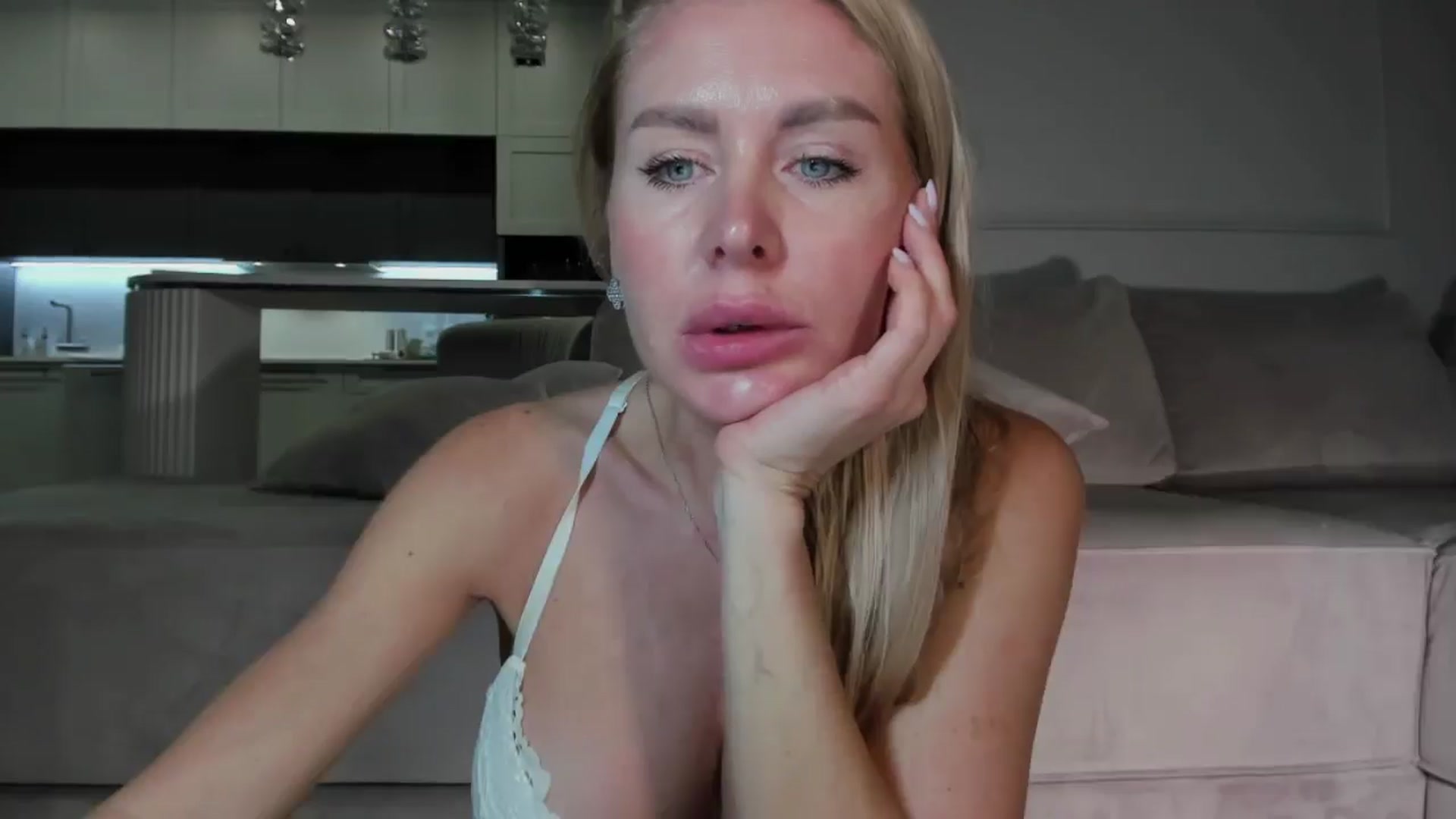 Gallery image thumbnail from Smart_Cat's myfreecams stream on, 11/25/2025, 07:55 image 9 of 20