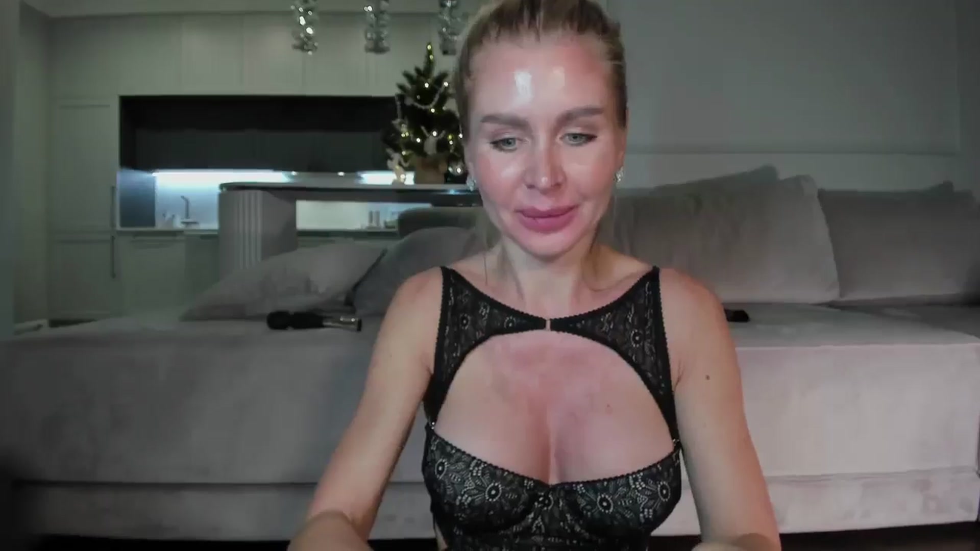 Gallery image thumbnail from Smart_Cat's myfreecams stream on, 12/06/2025, 01:40 image 2 of 20