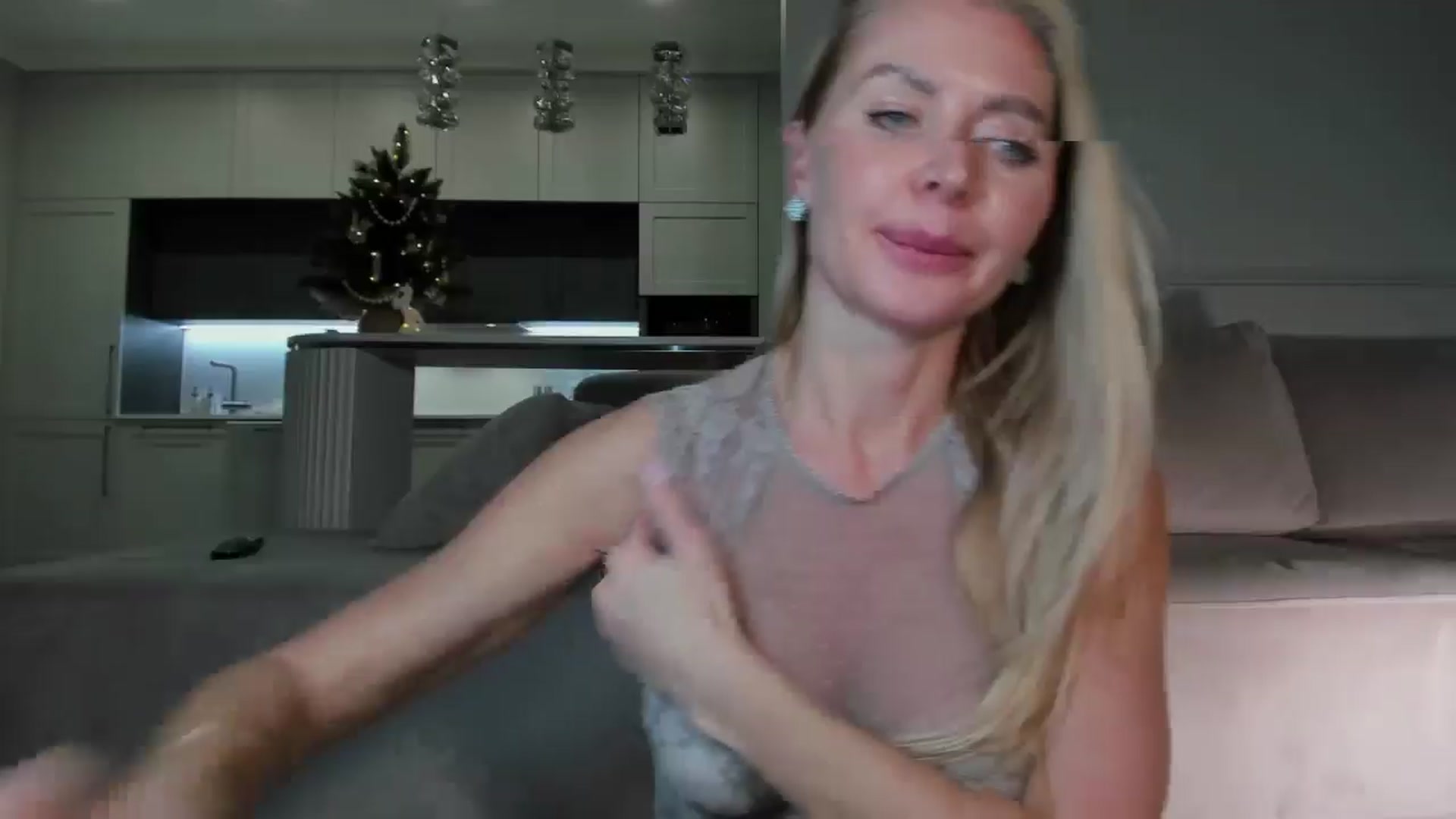 Gallery image thumbnail from Smart_Cat's myfreecams stream on, 12/07/2025, 01:58 image 15 of 20