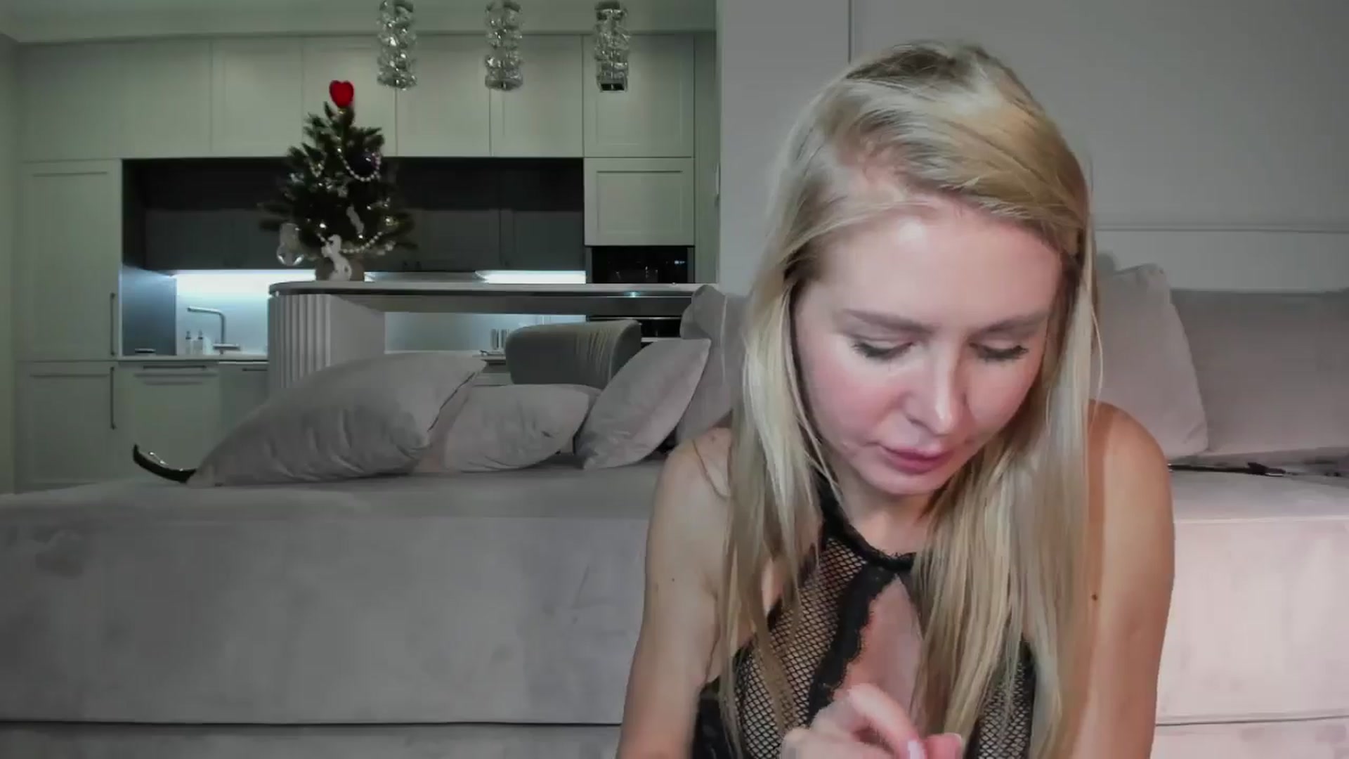 Gallery image thumbnail from Smart_Cat's myfreecams stream on, 12/08/2025, 01:38 image 14 of 20
