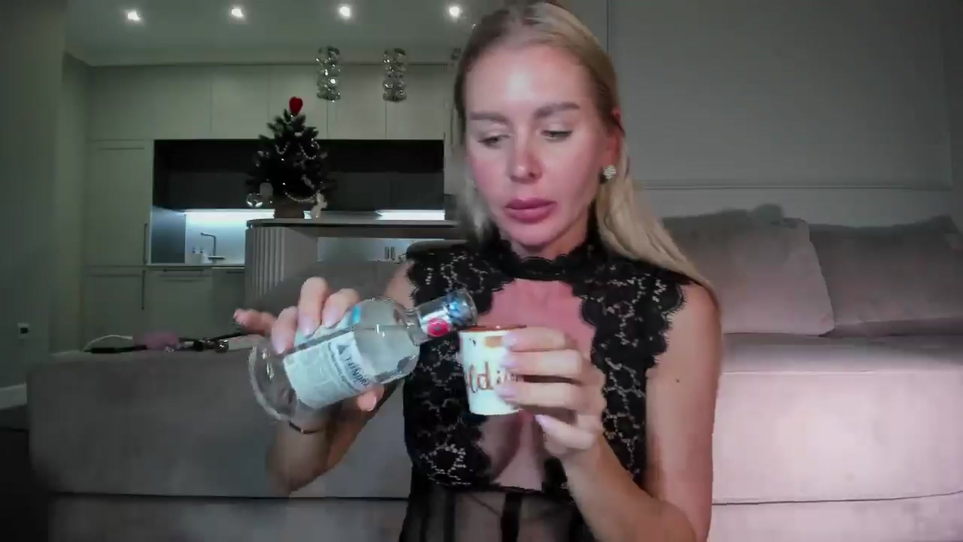 Gallery image thumbnail from Smart_Cat's myfreecams stream on, 12/11/2025, 02:22 image 8 of 20