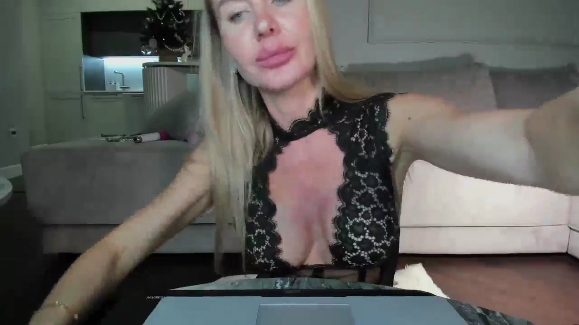 Gallery image thumbnail from Smart_Cat's myfreecams stream on, 12/11/2025, 04:43 image 2 of 20