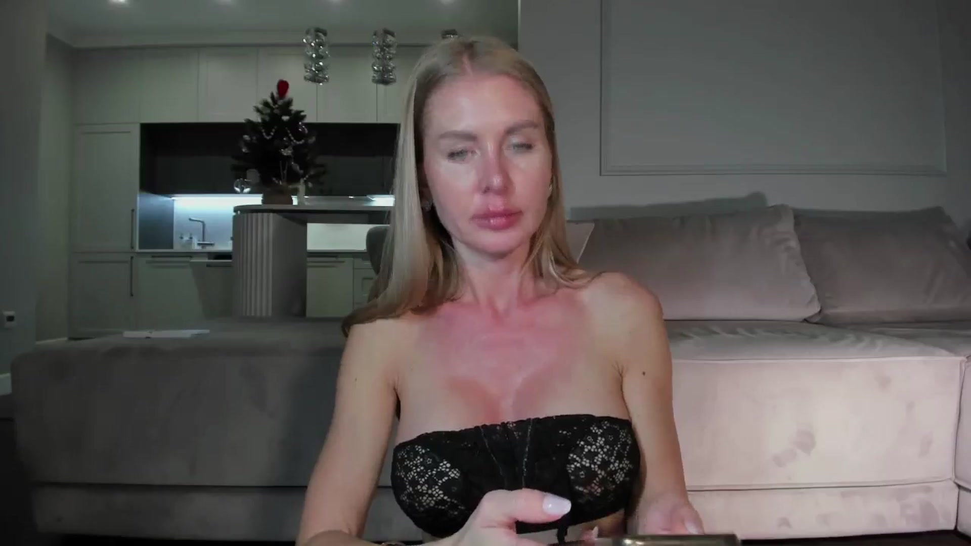 Gallery image thumbnail from Smart_Cat's myfreecams stream on, 12/18/2025, 02:58 image 2 of 20