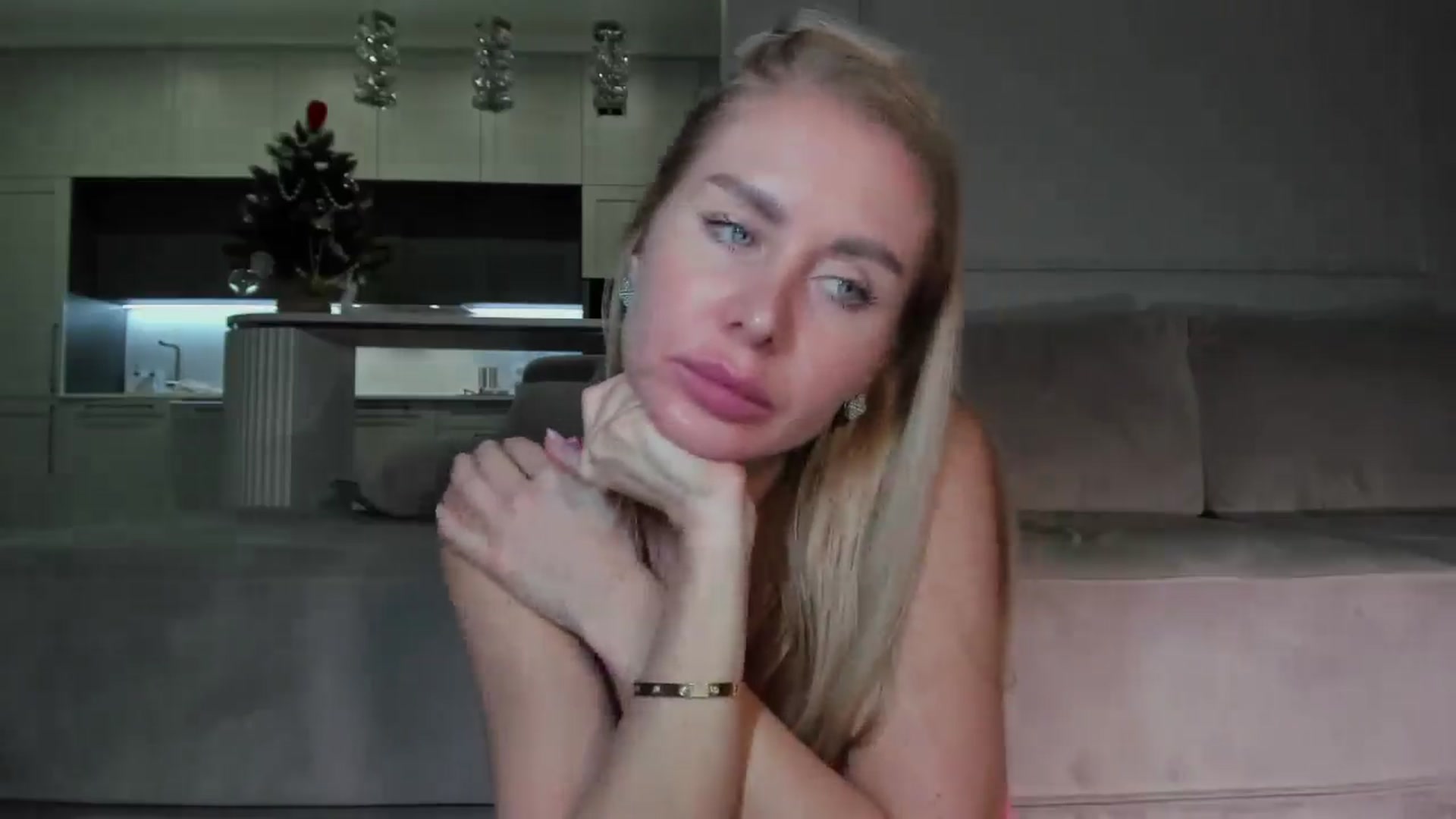Gallery image thumbnail from Smart_Cat's myfreecams stream on, 12/26/2025, 03:11 image 2 of 20