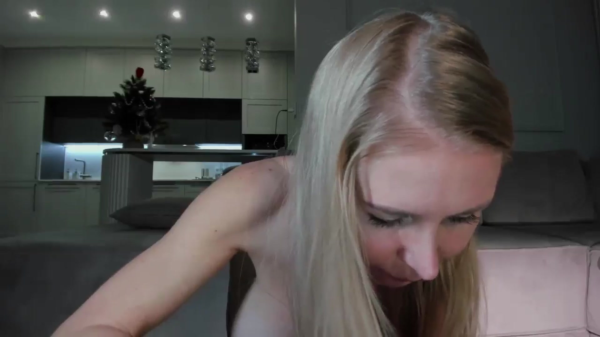 Gallery image thumbnail from Smart_Cat's myfreecams stream on, 12/27/2025, 03:43 image 18 of 20