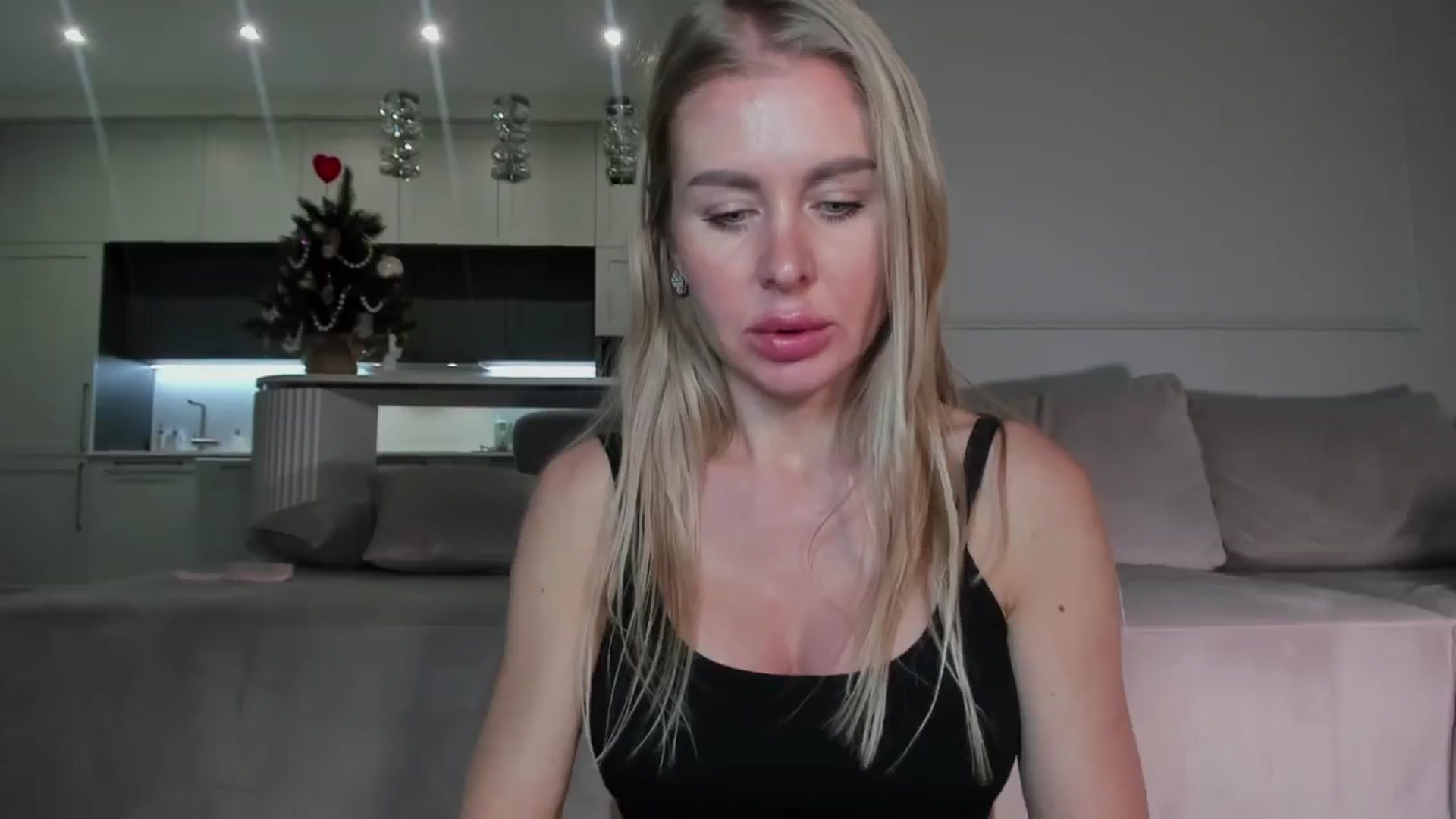Gallery image thumbnail from Smart_Cat's myfreecams stream on, 01/24/2026, 04:03 image 7 of 20