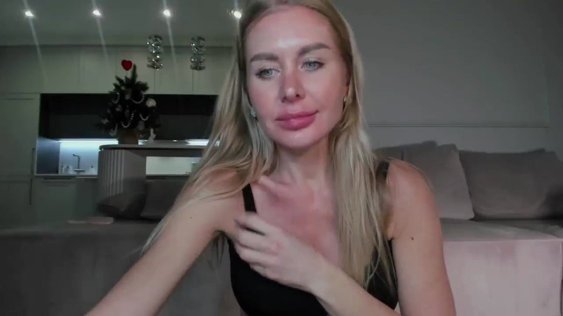 Gallery image thumbnail from Smart_Cat's myfreecams stream on, 01/24/2026, 04:03 image 2 of 20