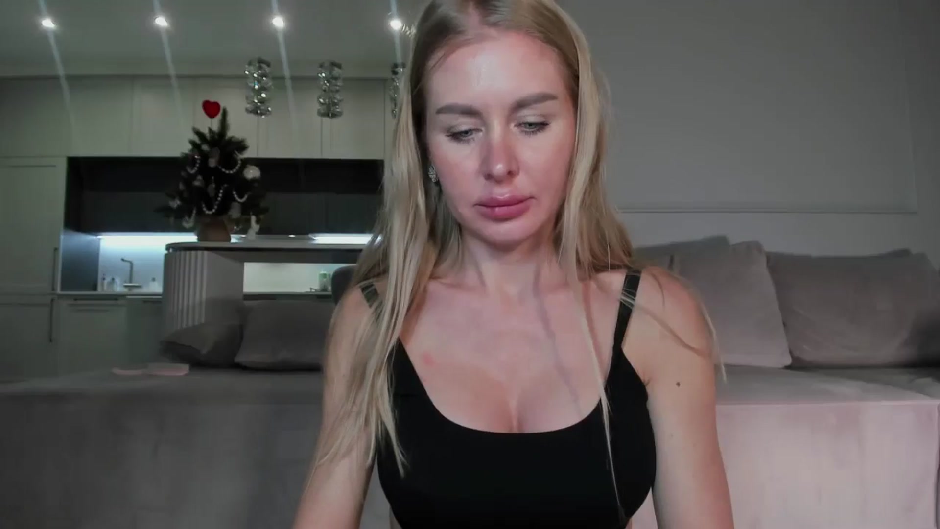 Gallery image thumbnail from Smart_Cat's myfreecams stream on, 01/24/2026, 04:03 image 3 of 20