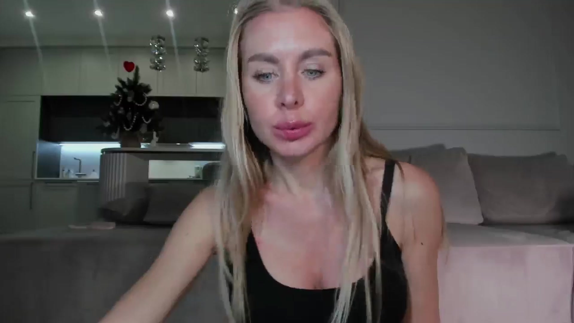 Gallery image thumbnail from Smart_Cat's myfreecams stream on, 01/24/2026, 04:03 image 6 of 20