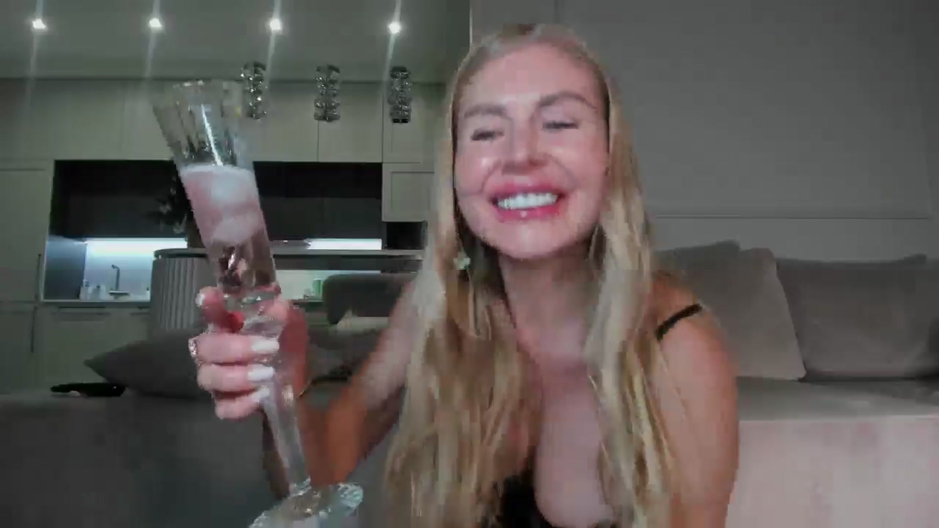 Gallery image thumbnail from Smart_Cat's myfreecams stream on, 01/25/2026, 04:05 image 10 of 20