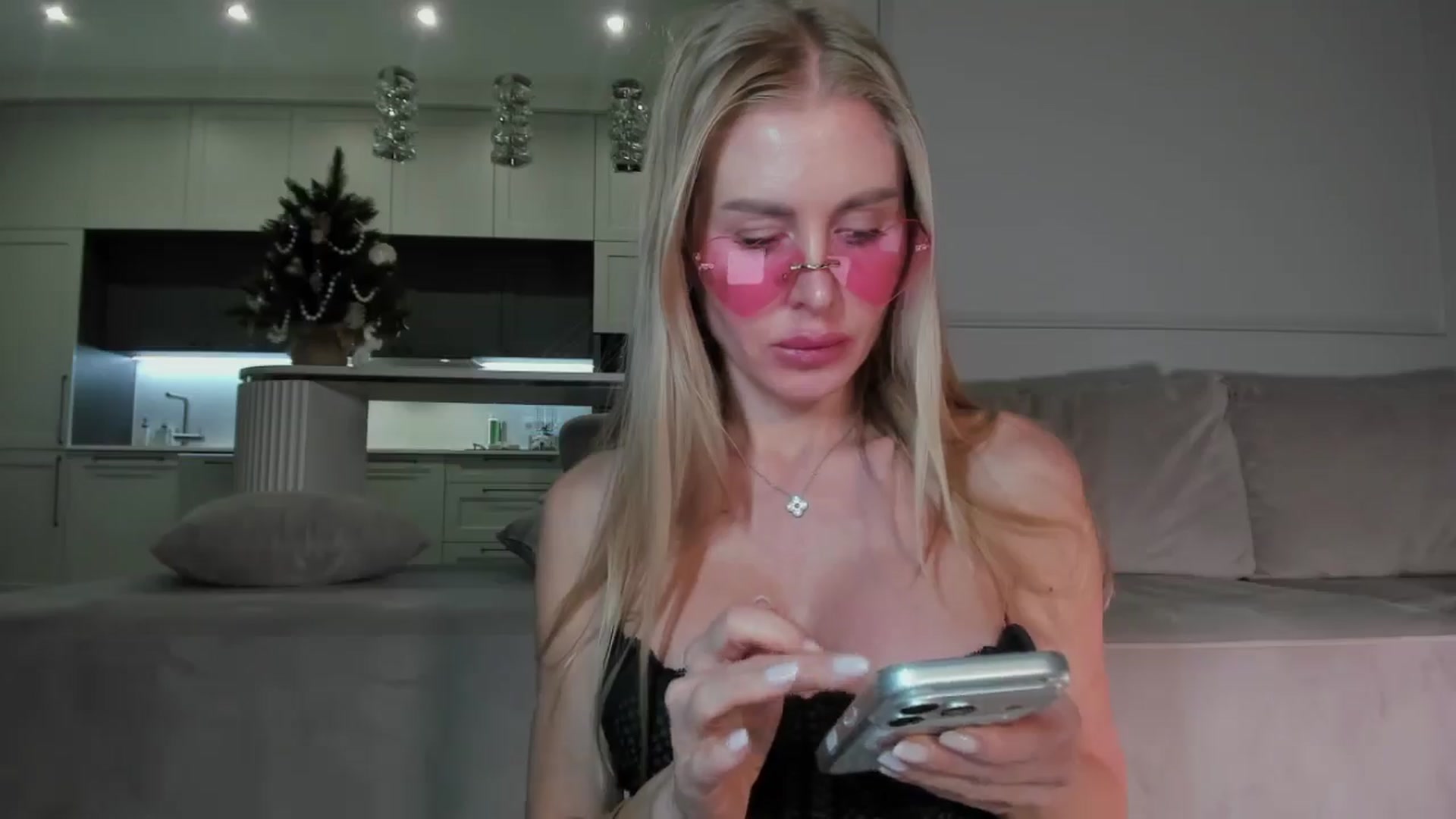 Gallery image thumbnail from Smart_Cat's myfreecams stream on, 02/02/2026, 03:00 image 17 of 20