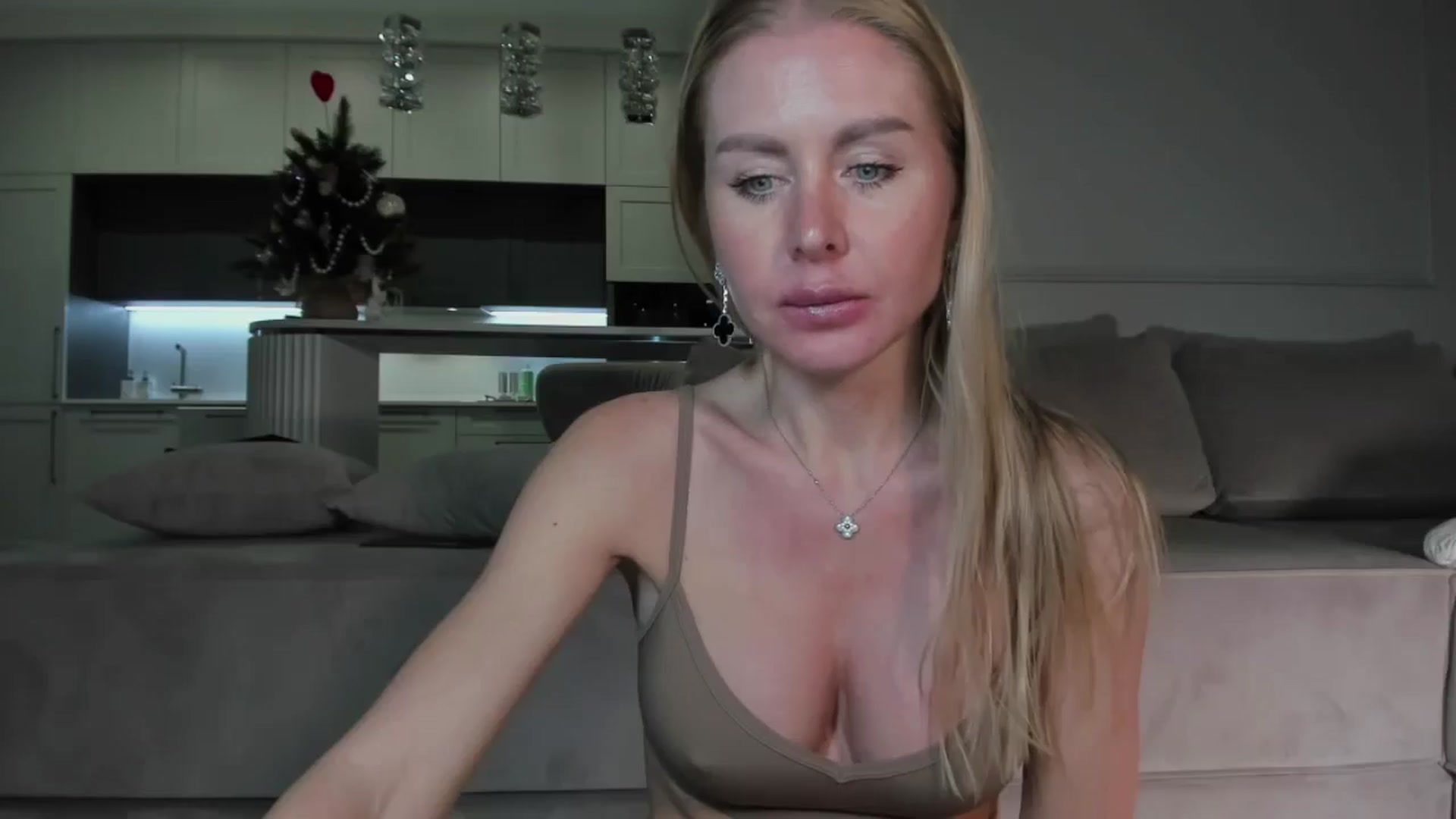 Gallery image thumbnail from Smart_Cat's myfreecams stream on, 02/07/2026, 03:31 image 12 of 20