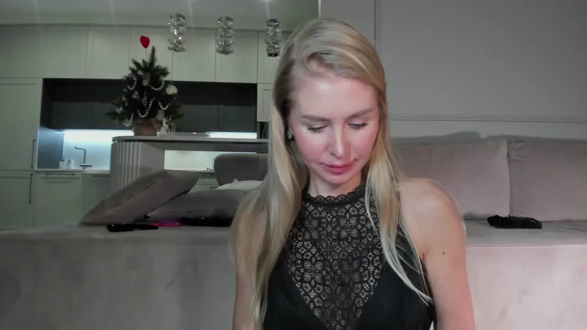 Gallery image thumbnail from Smart_Cat's myfreecams stream on, 02/08/2026, 03:29 image 4 of 20