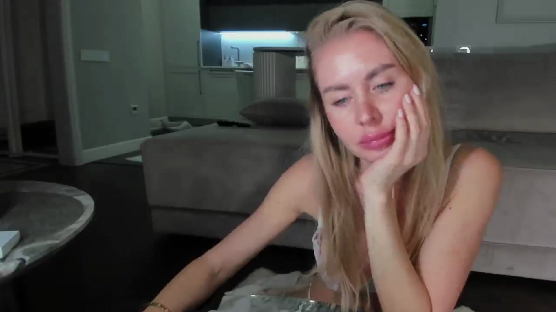 Gallery image thumbnail from Smart_Cat's myfreecams stream on, 02/14/2026, 03:45 image 14 of 20