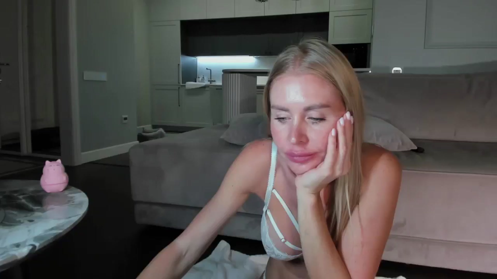 Gallery image thumbnail from Smart_Cat's myfreecams stream on, 03/12/2026, 02:00 image 1 of 20