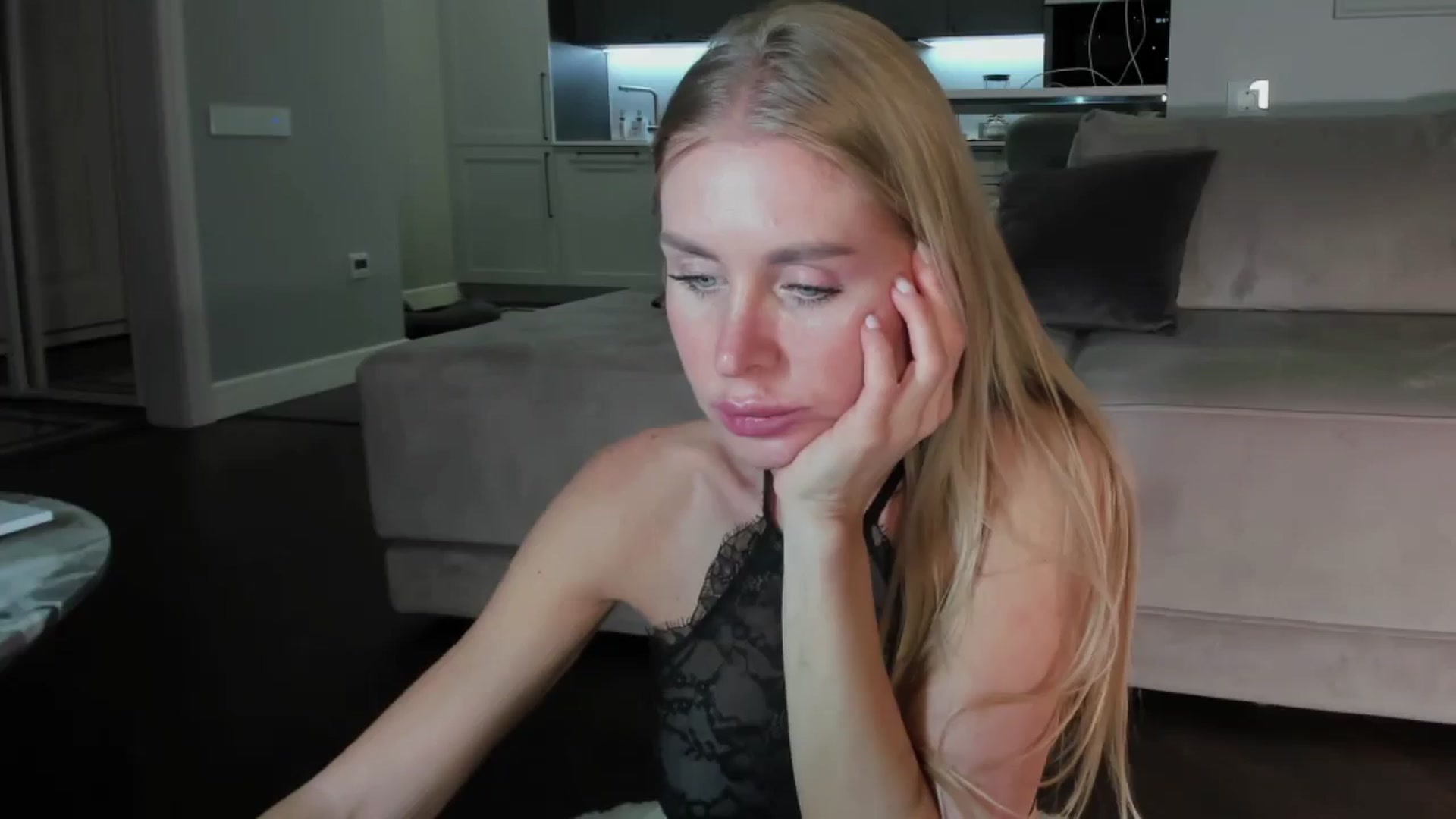 Gallery image thumbnail from Smart_Cat's myfreecams stream on, 04/16/2026, 01:56 image 6 of 20